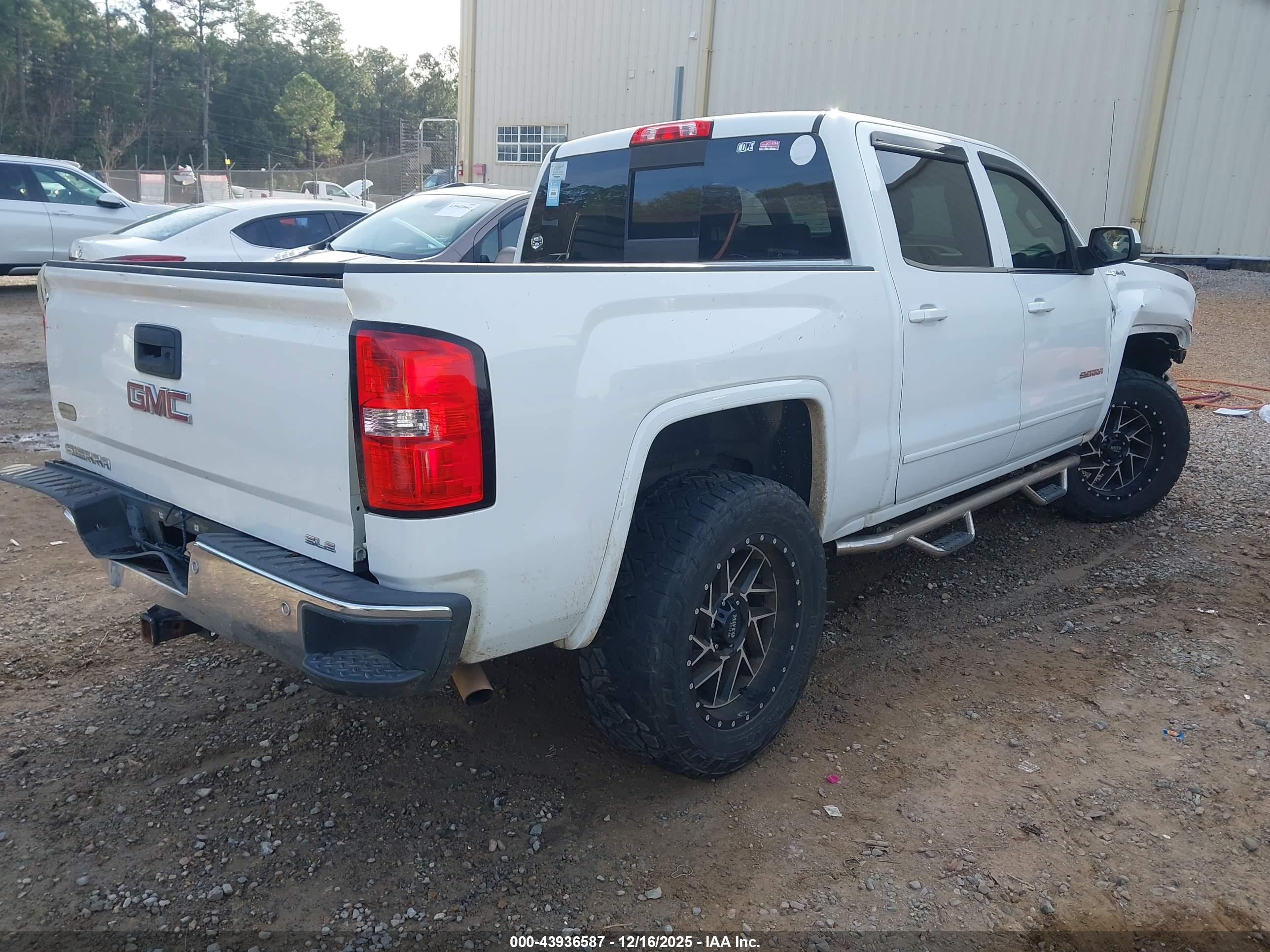 GMC SIERRA image 4