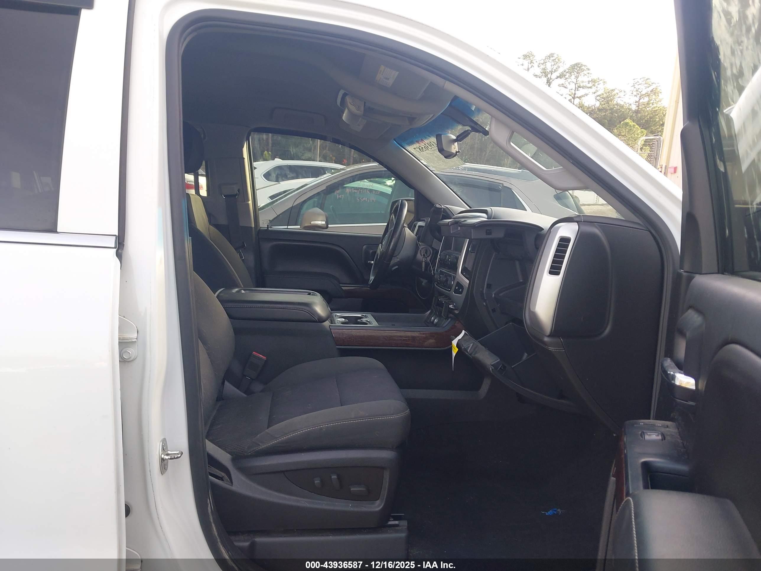 GMC SIERRA image 5