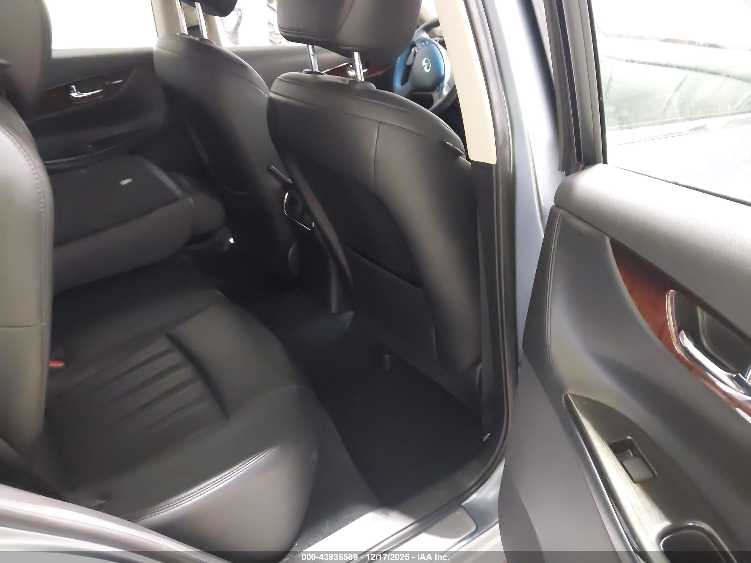 INFINITI QX50 image 8