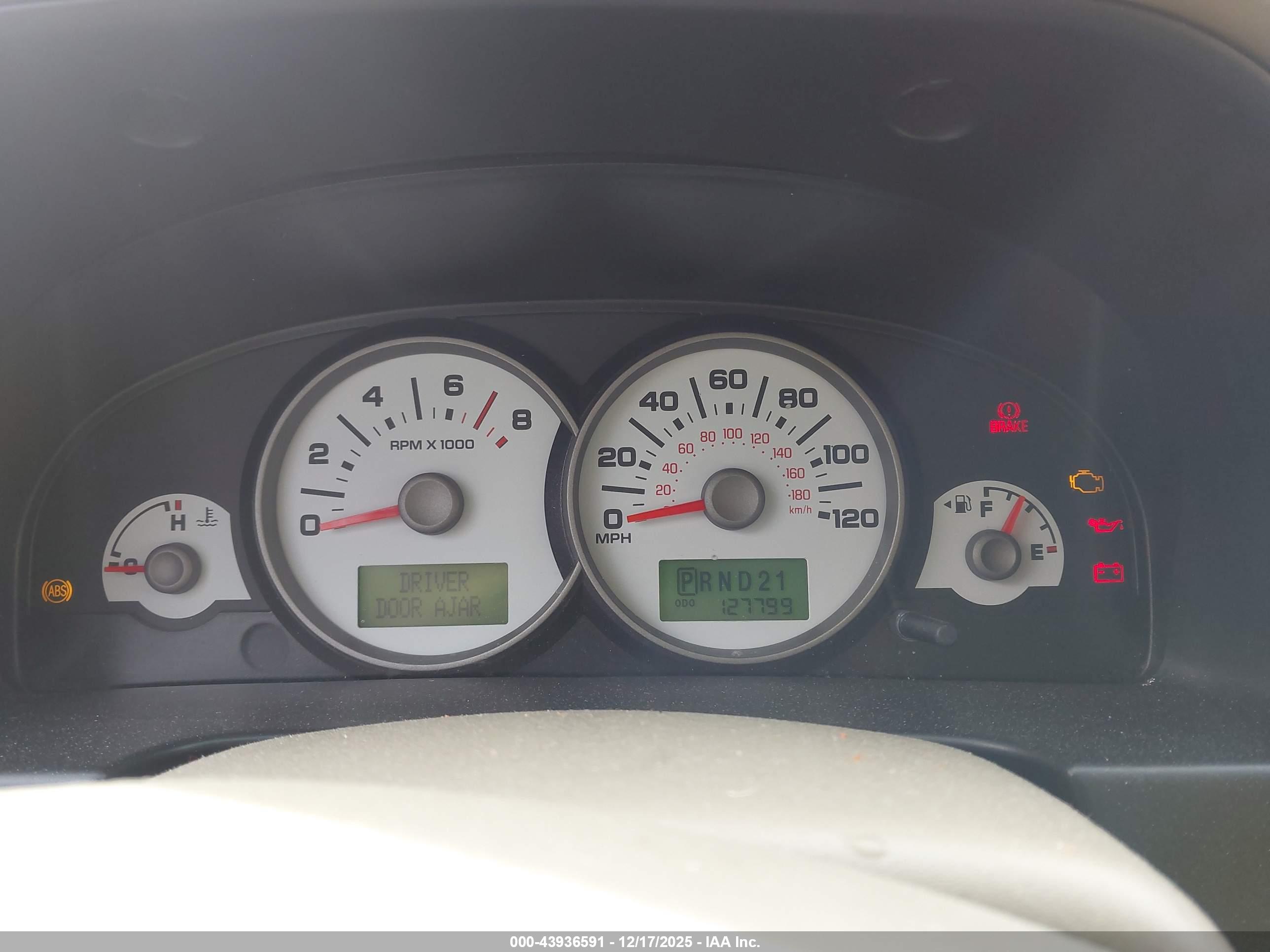 FORD ESCAPE image 7