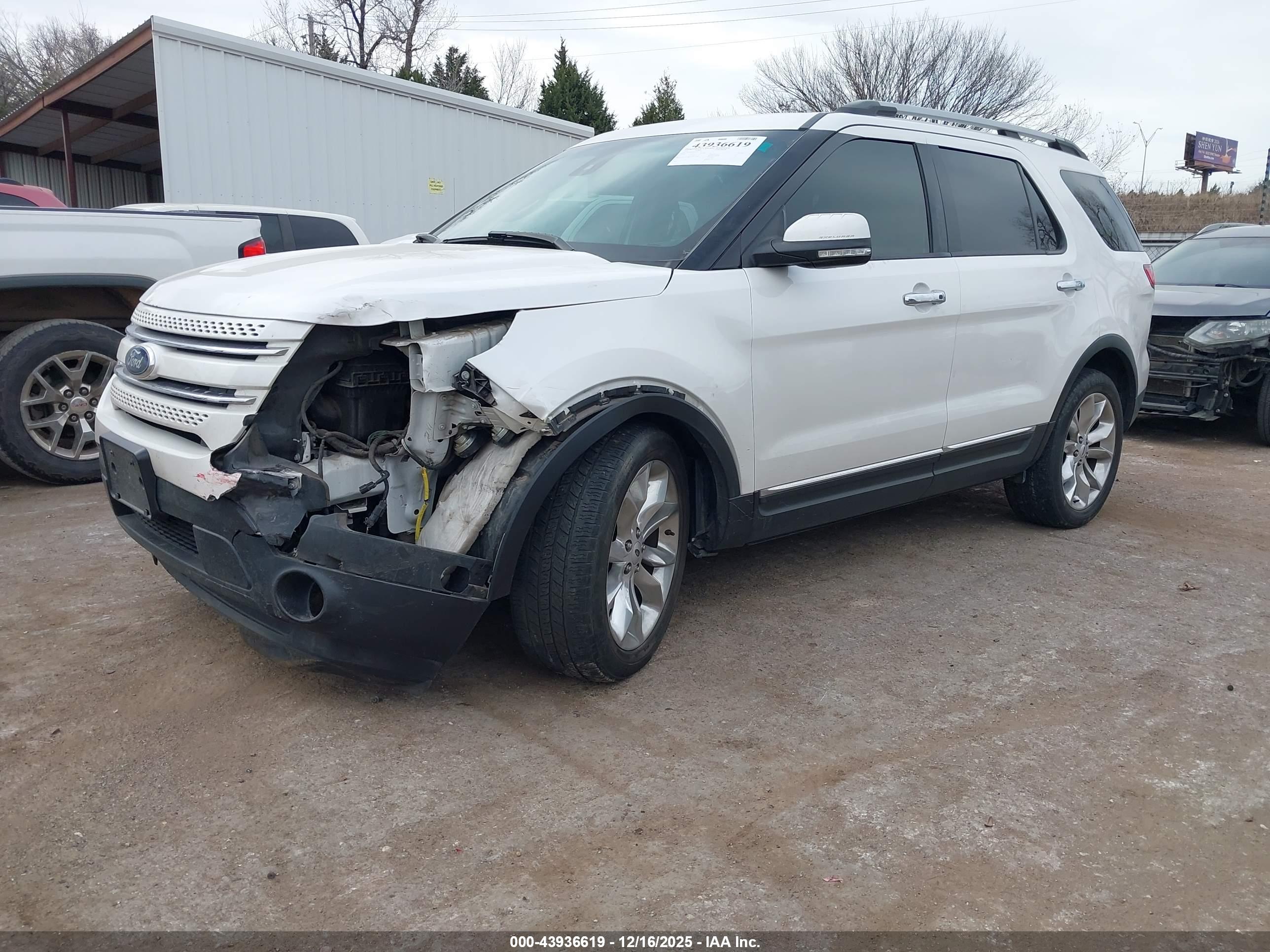 FORD EXPLORER image 2