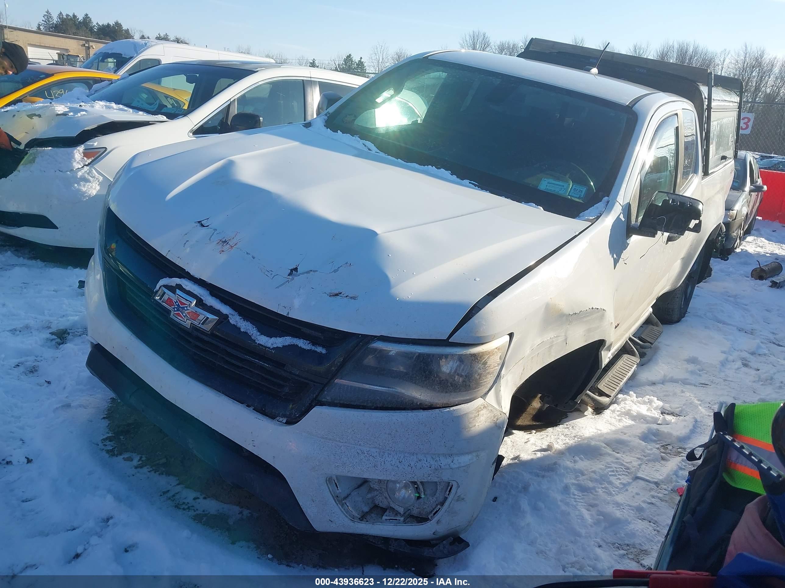 CHEVROLET COLORADO image 2
