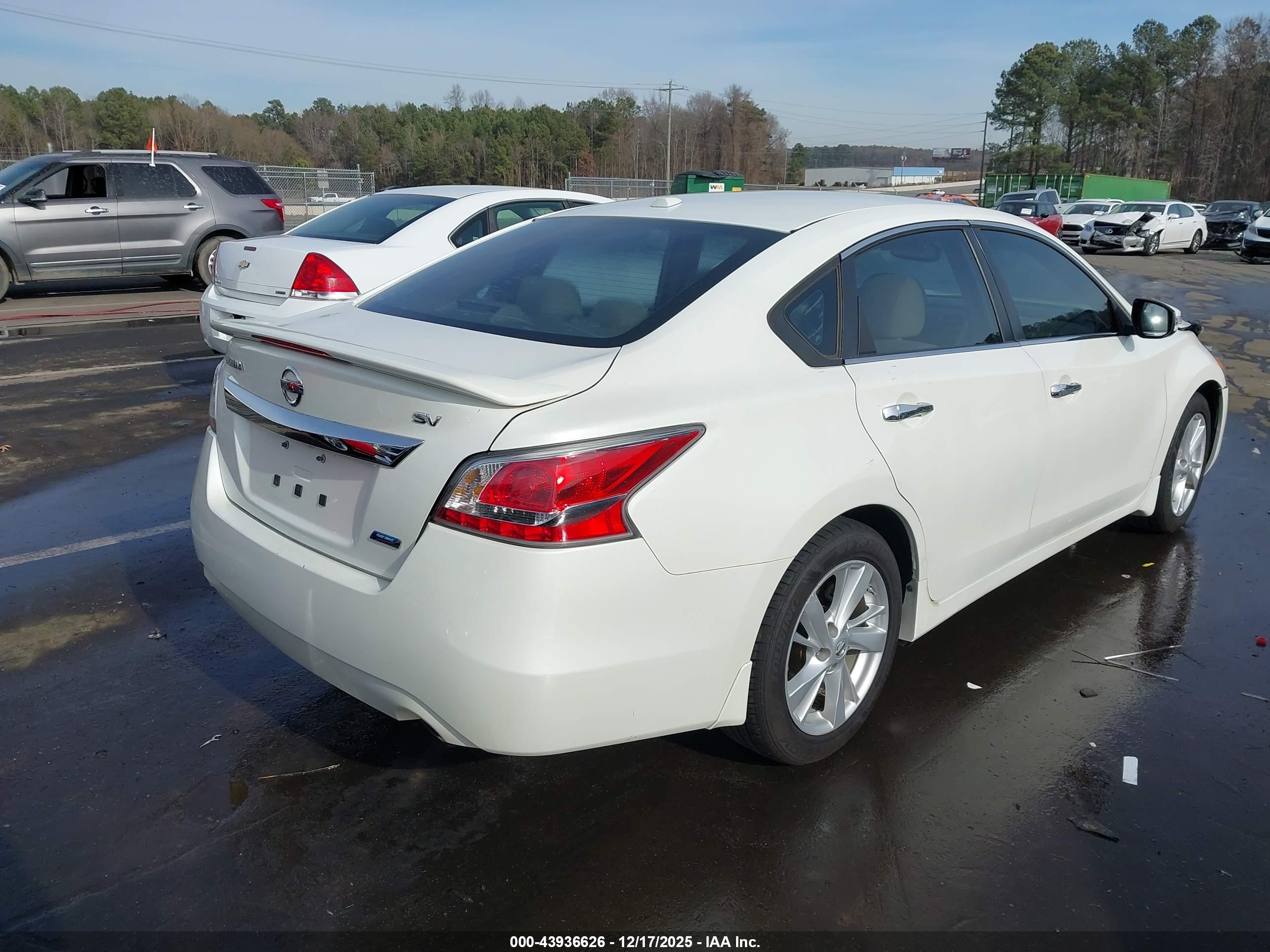 NISSAN ALTIMA image 4