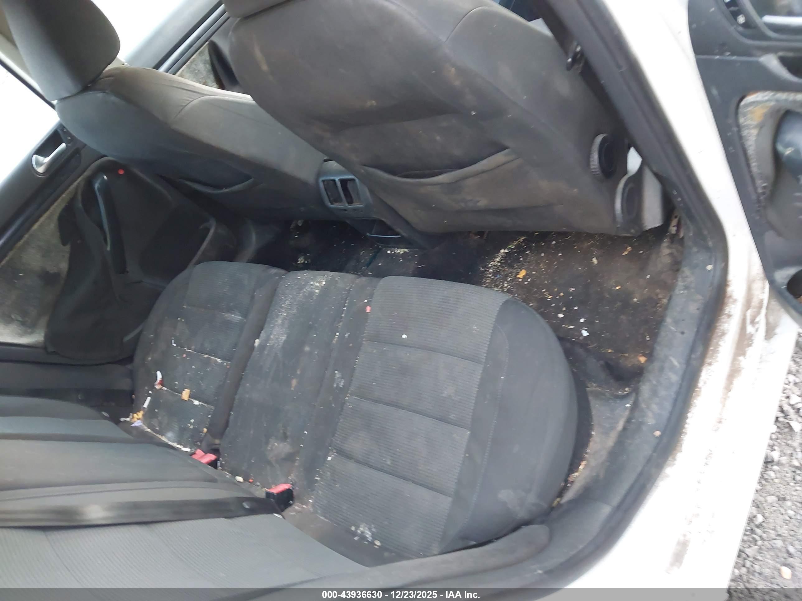VOLKSWAGEN JETTA image 8