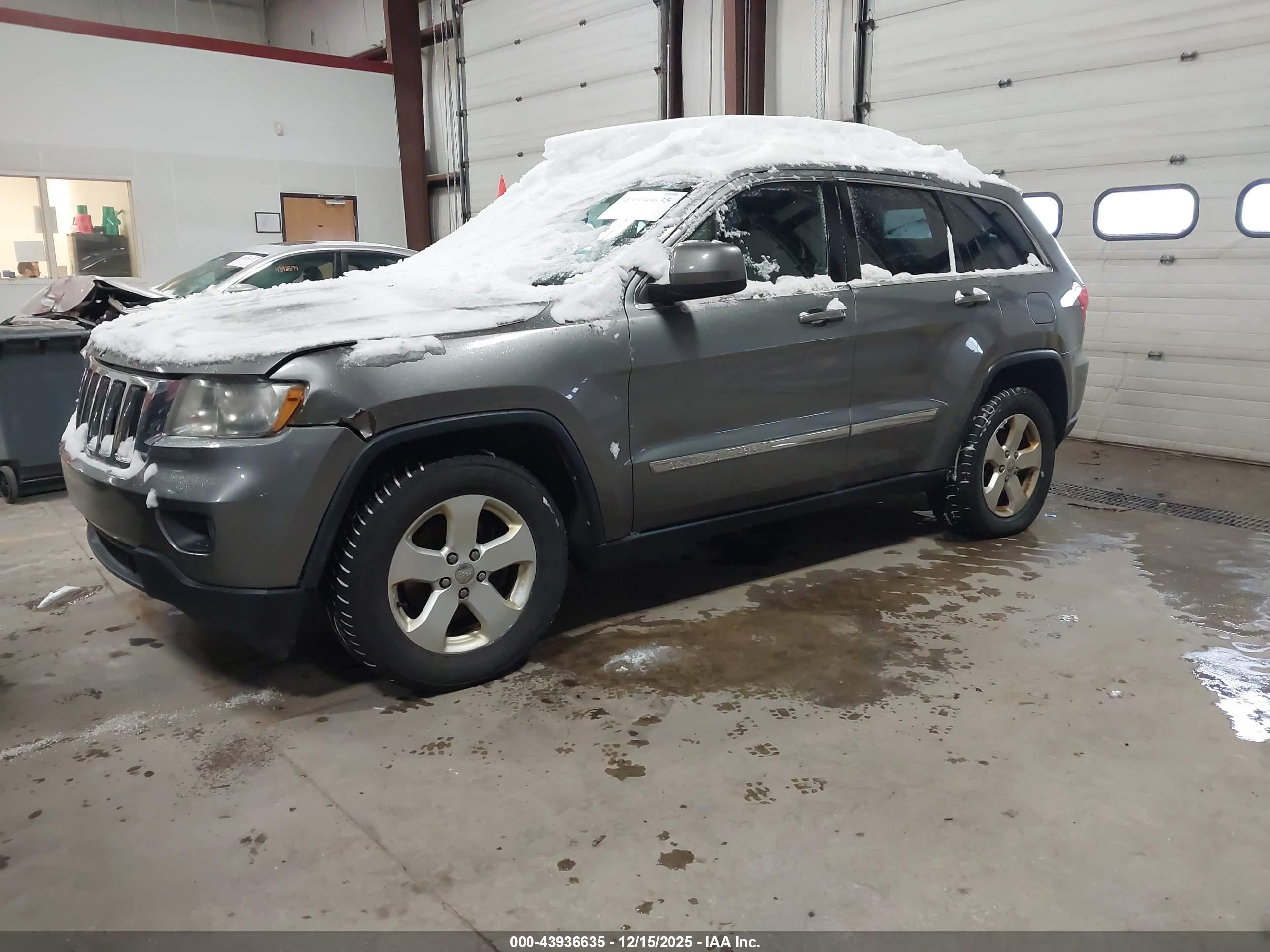 JEEP GRAND image 2