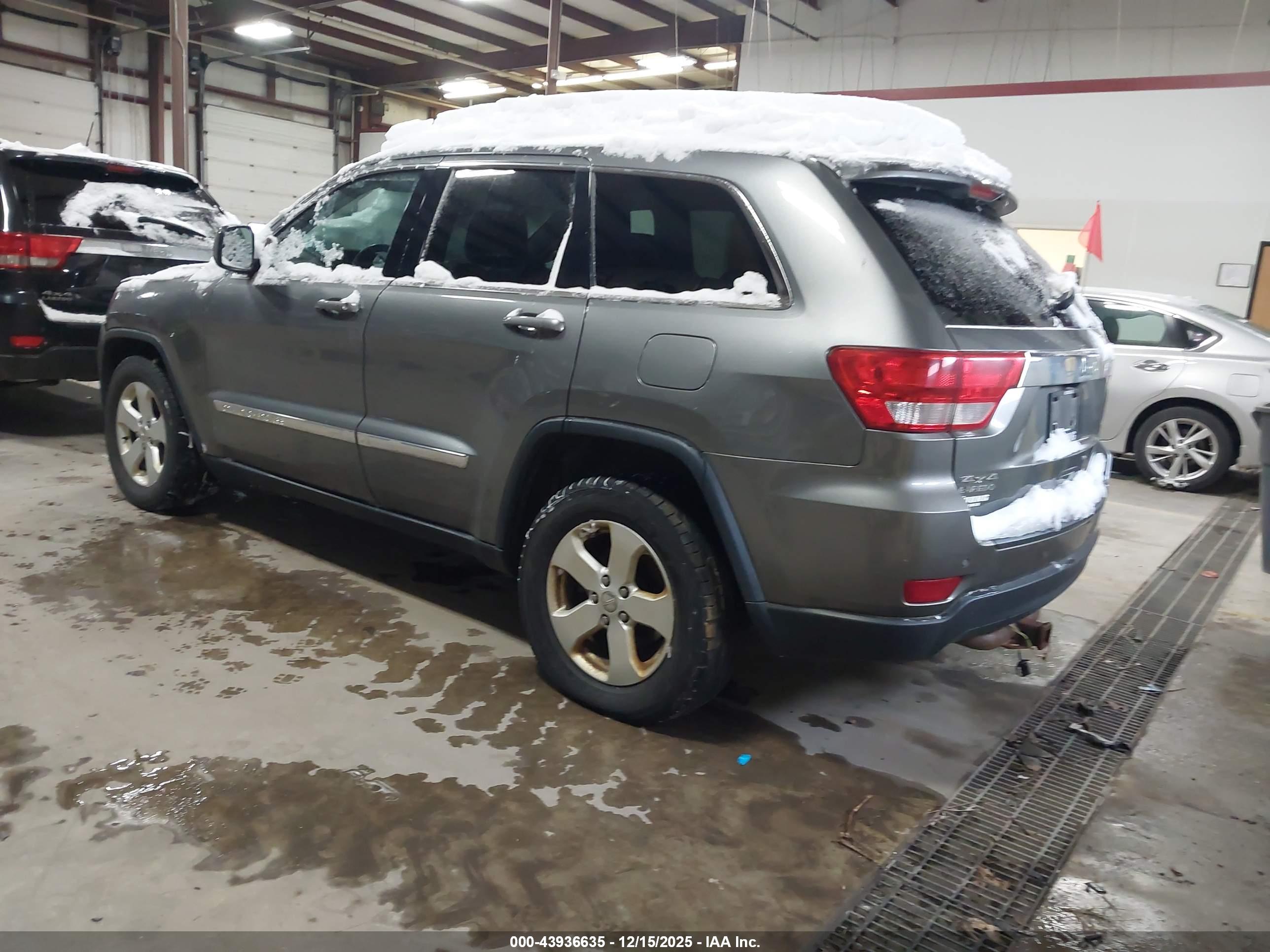 JEEP GRAND image 3