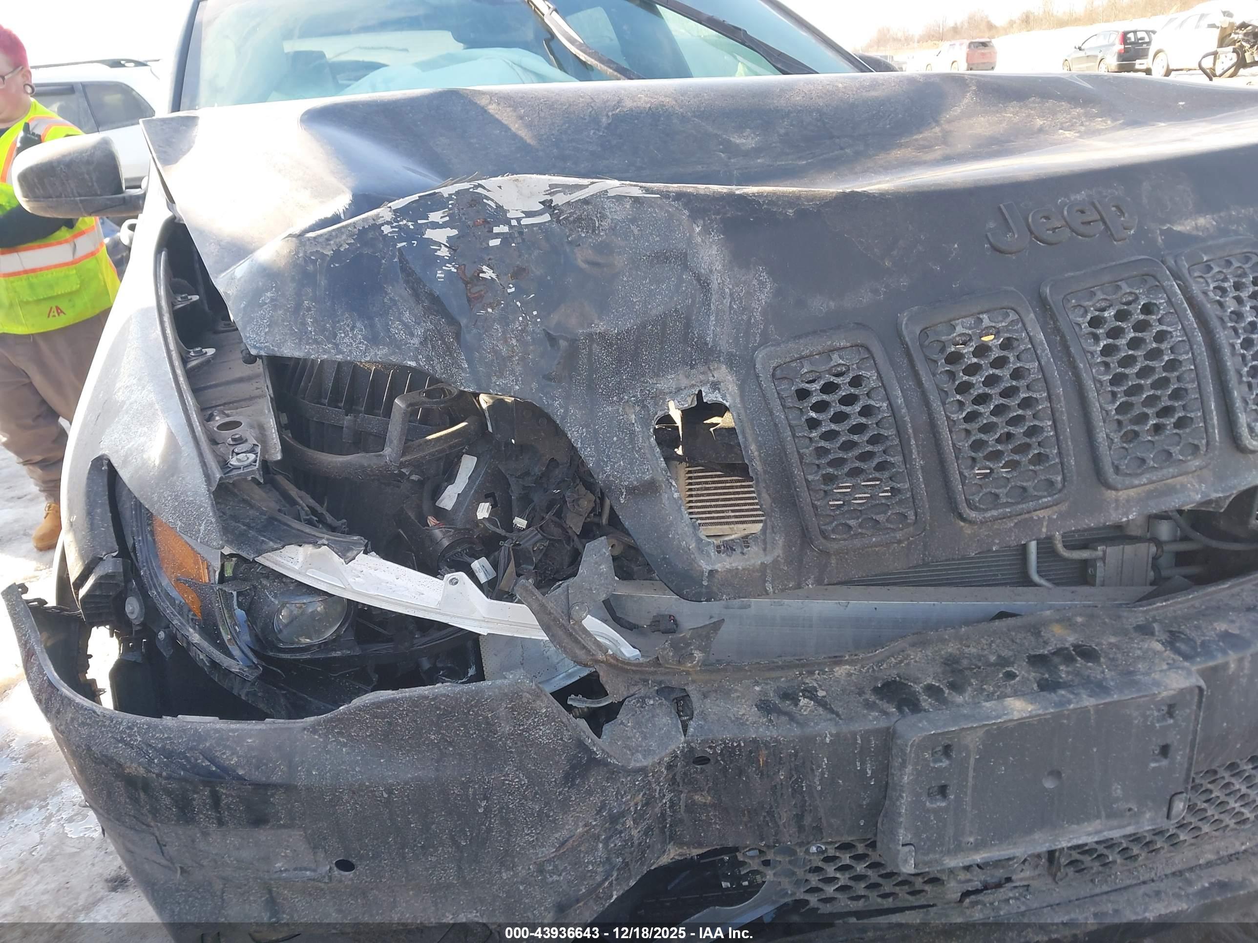 JEEP CHEROKEE image 6