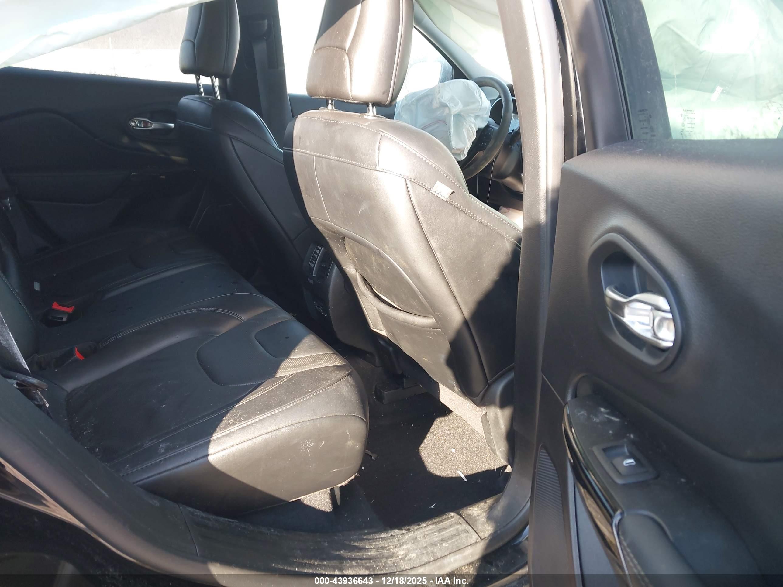 JEEP CHEROKEE image 8