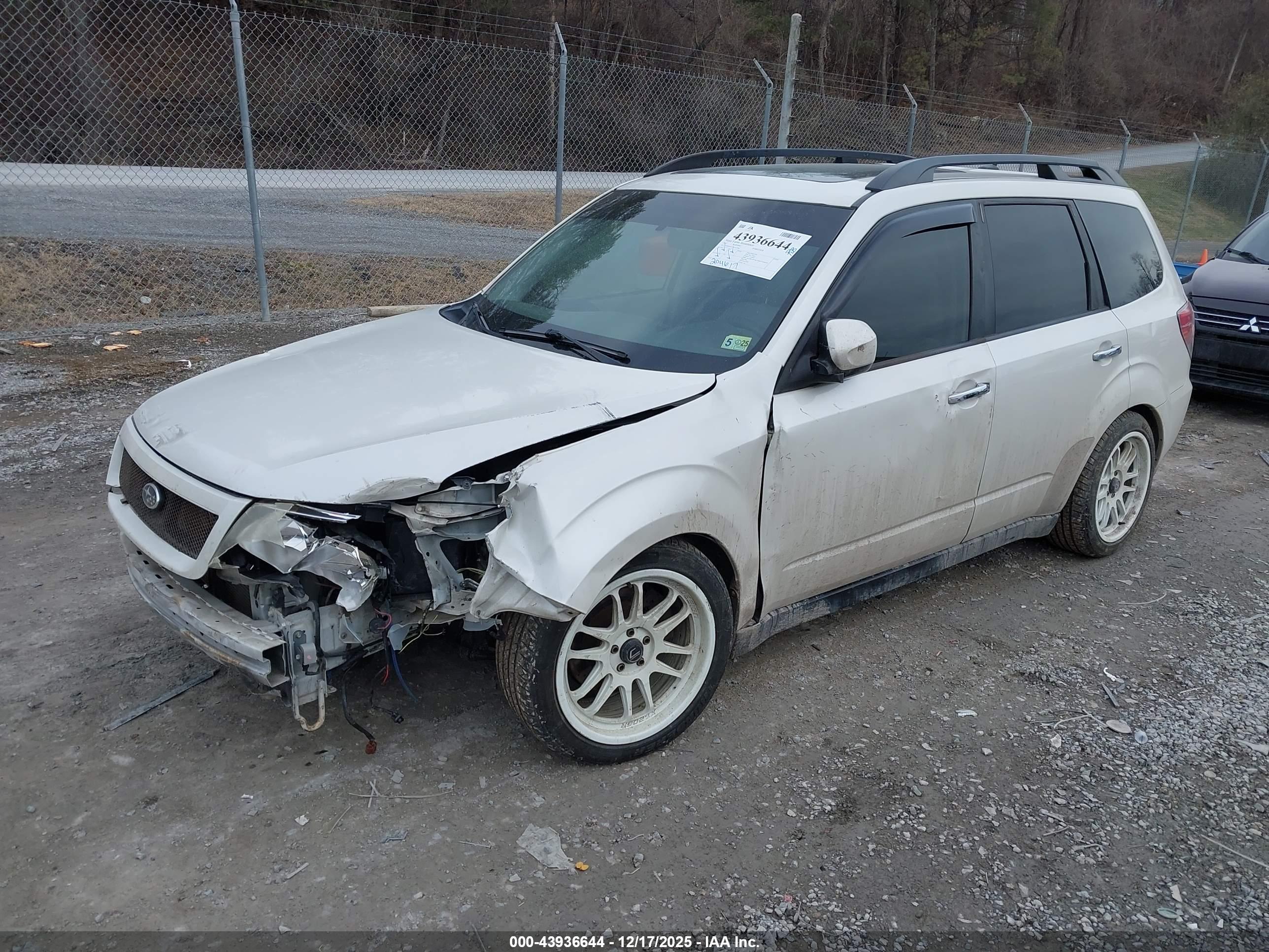 SUBARU FORESTER image 2