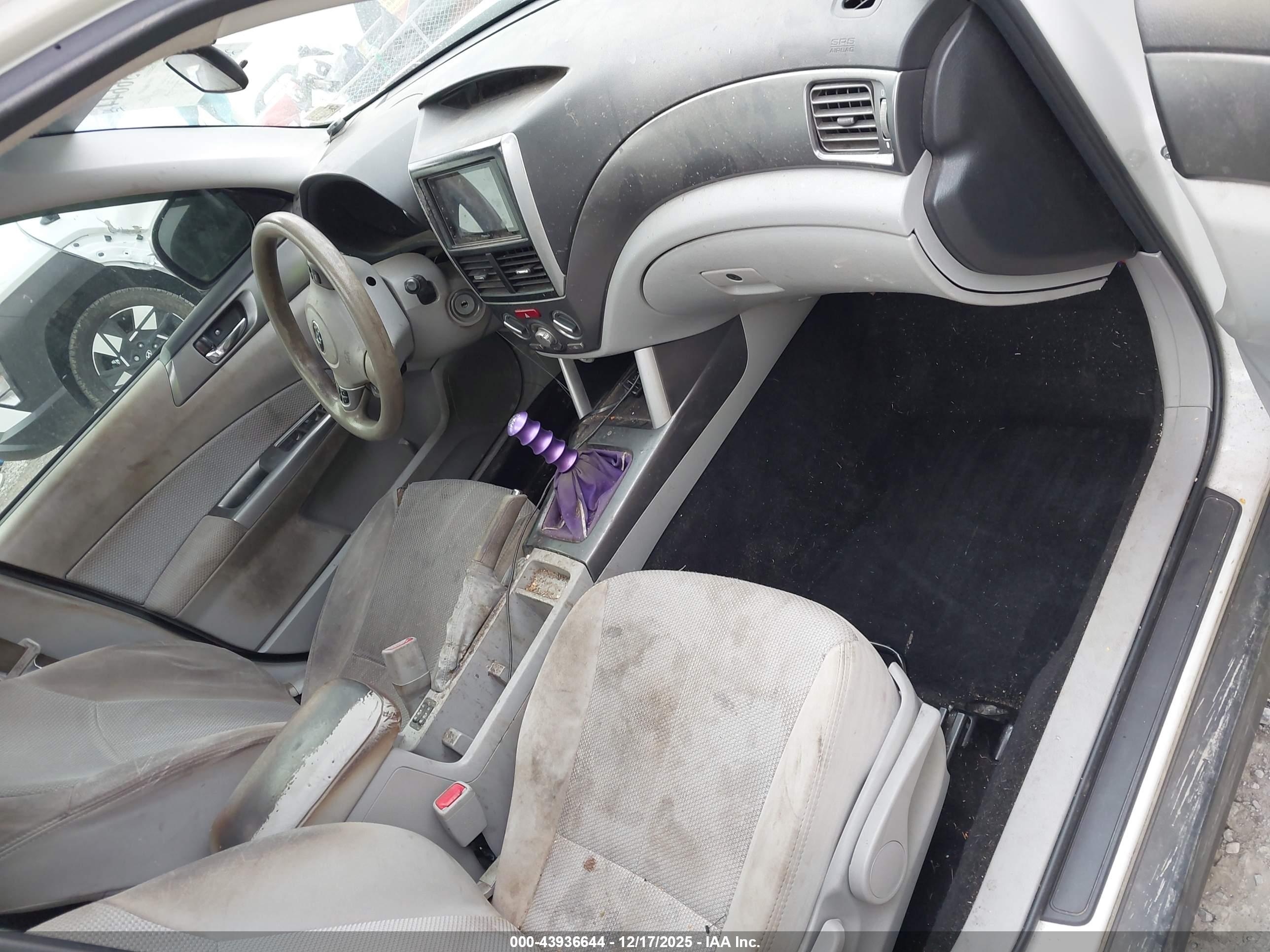 SUBARU FORESTER image 5