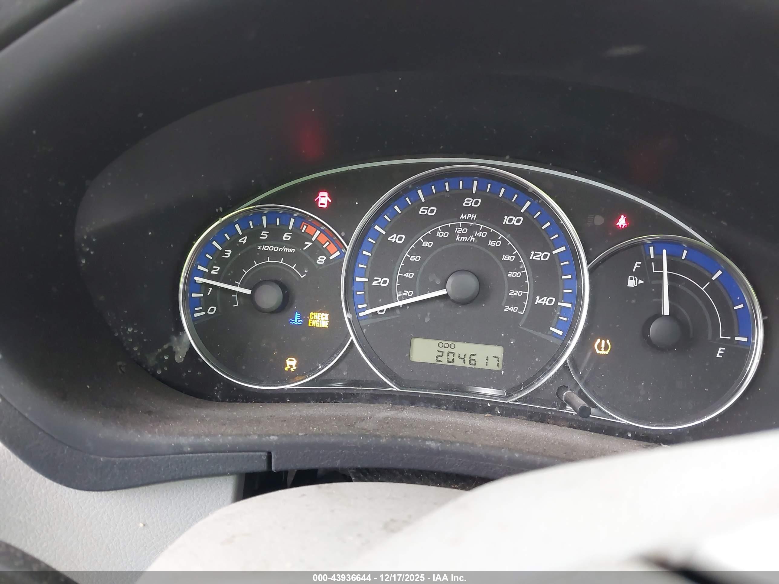SUBARU FORESTER image 7