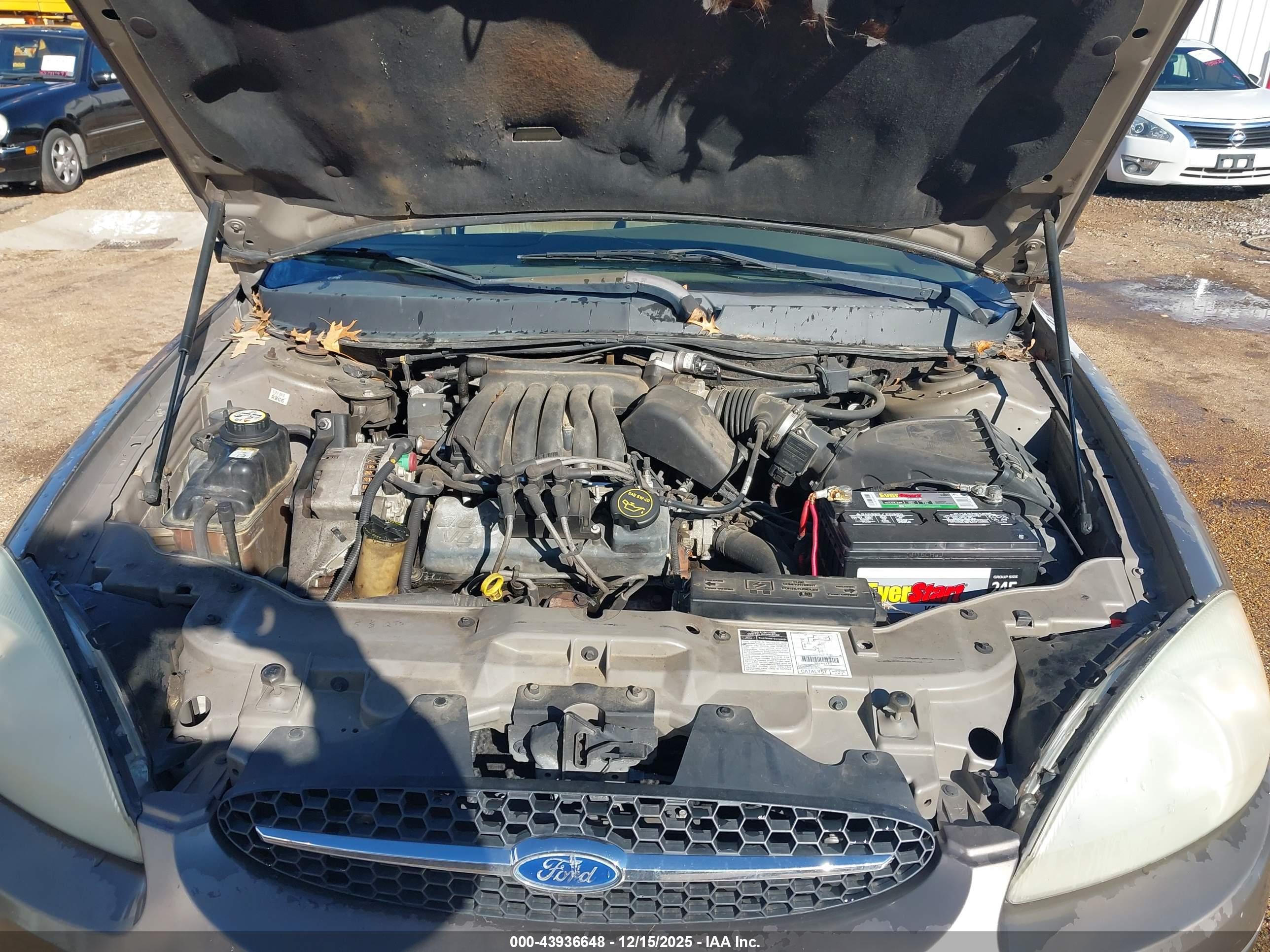 FORD TAURUS image 10