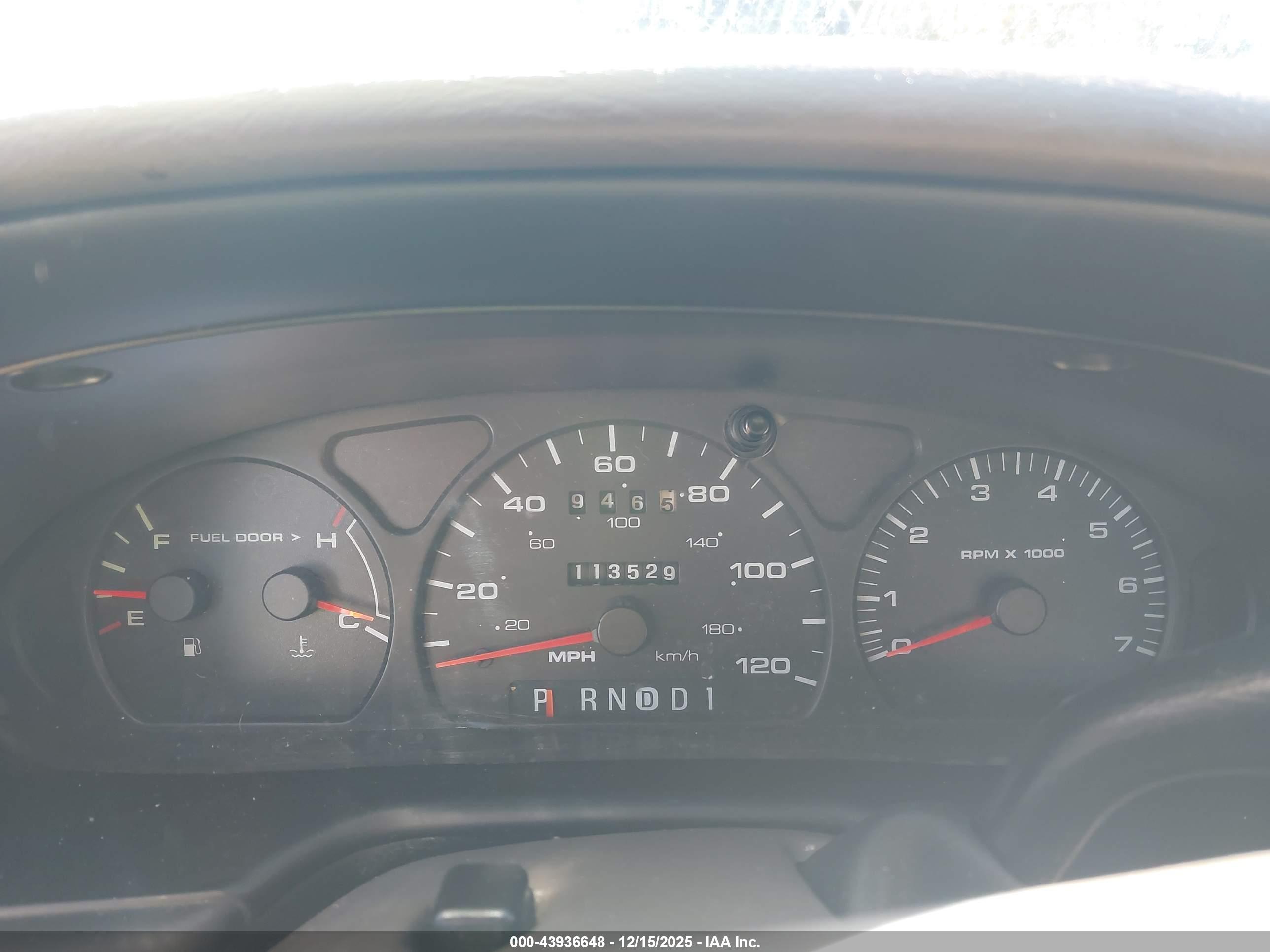 FORD TAURUS image 7