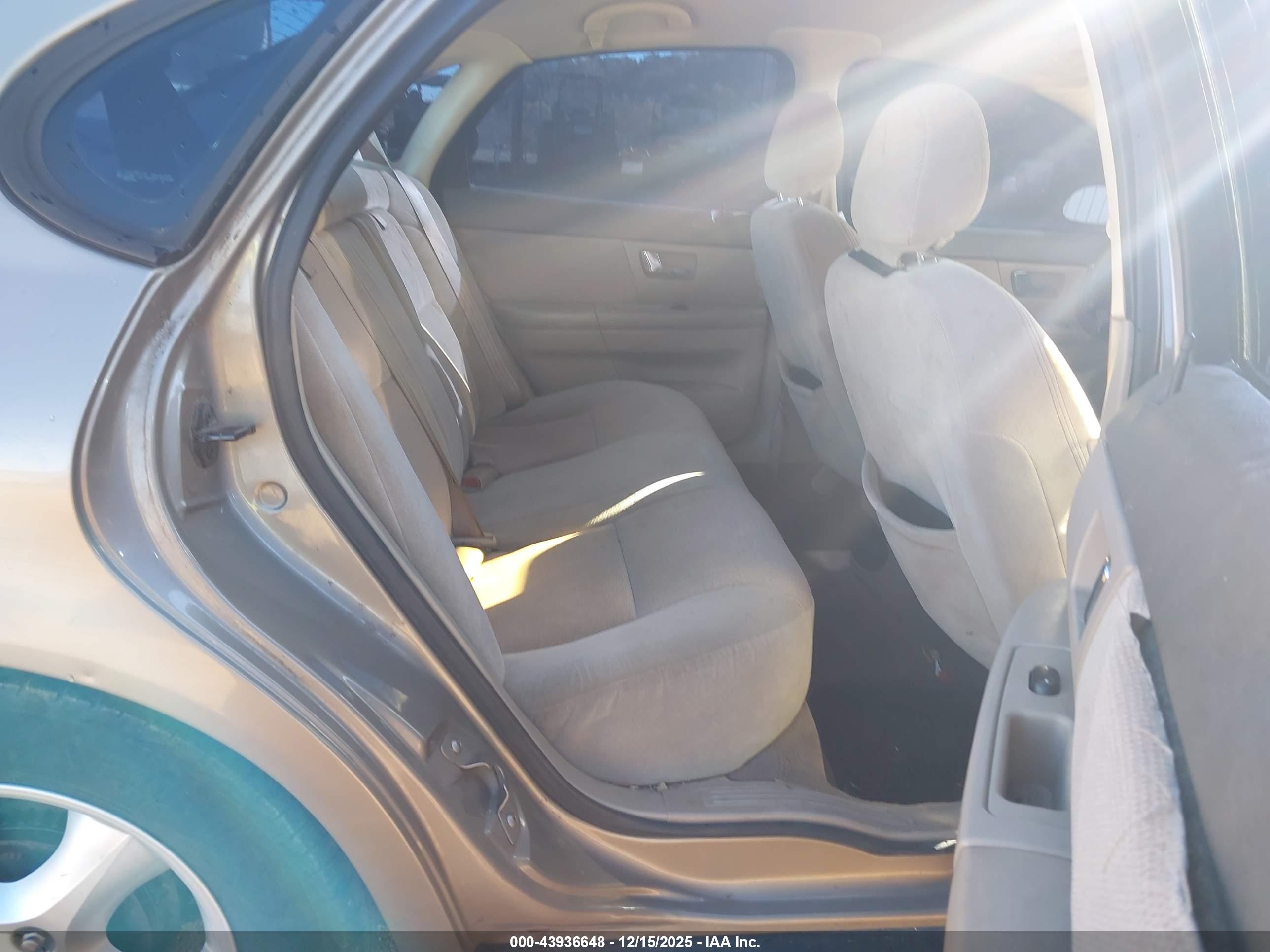 FORD TAURUS image 8