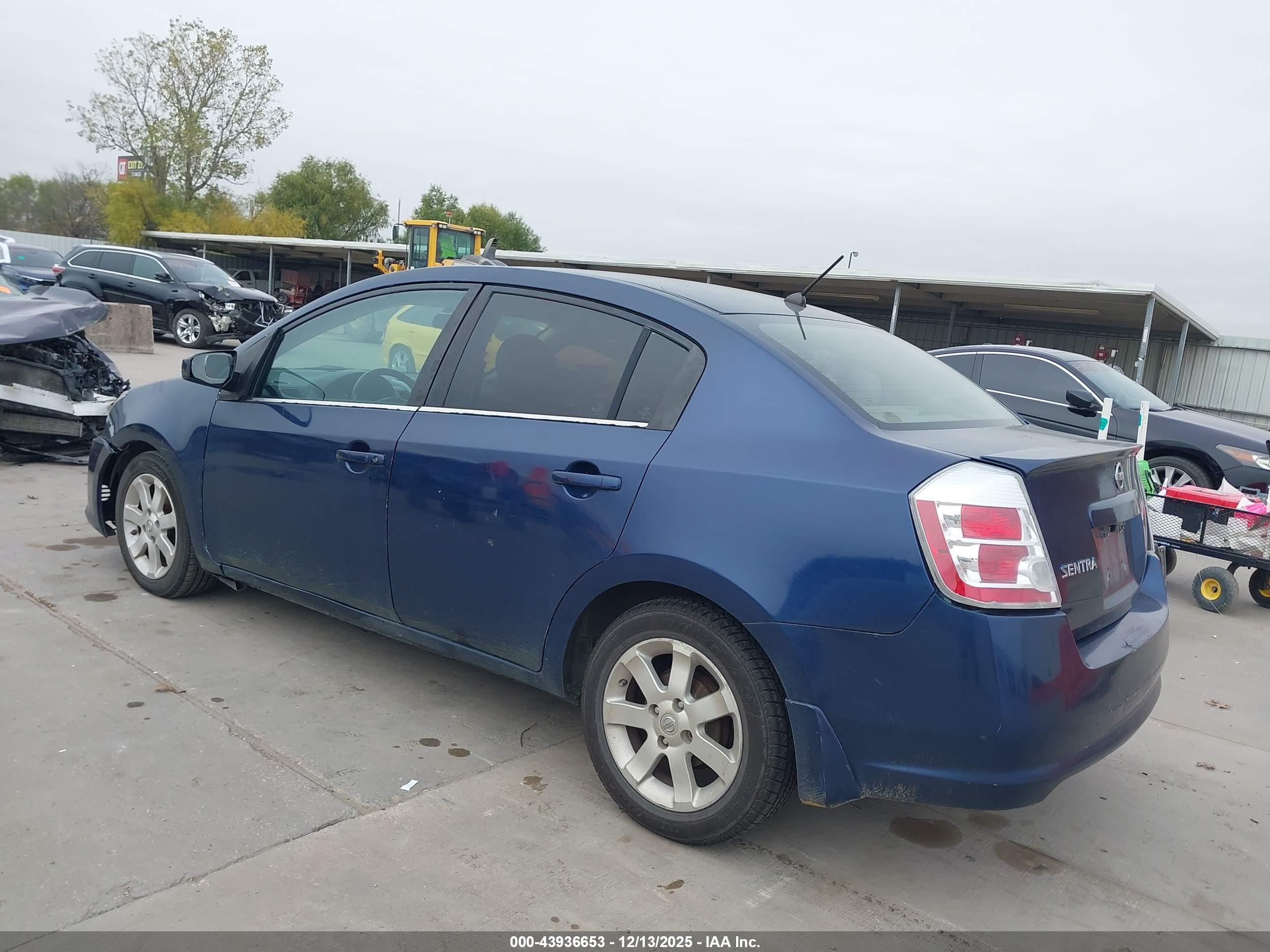 NISSAN SENTRA image 3