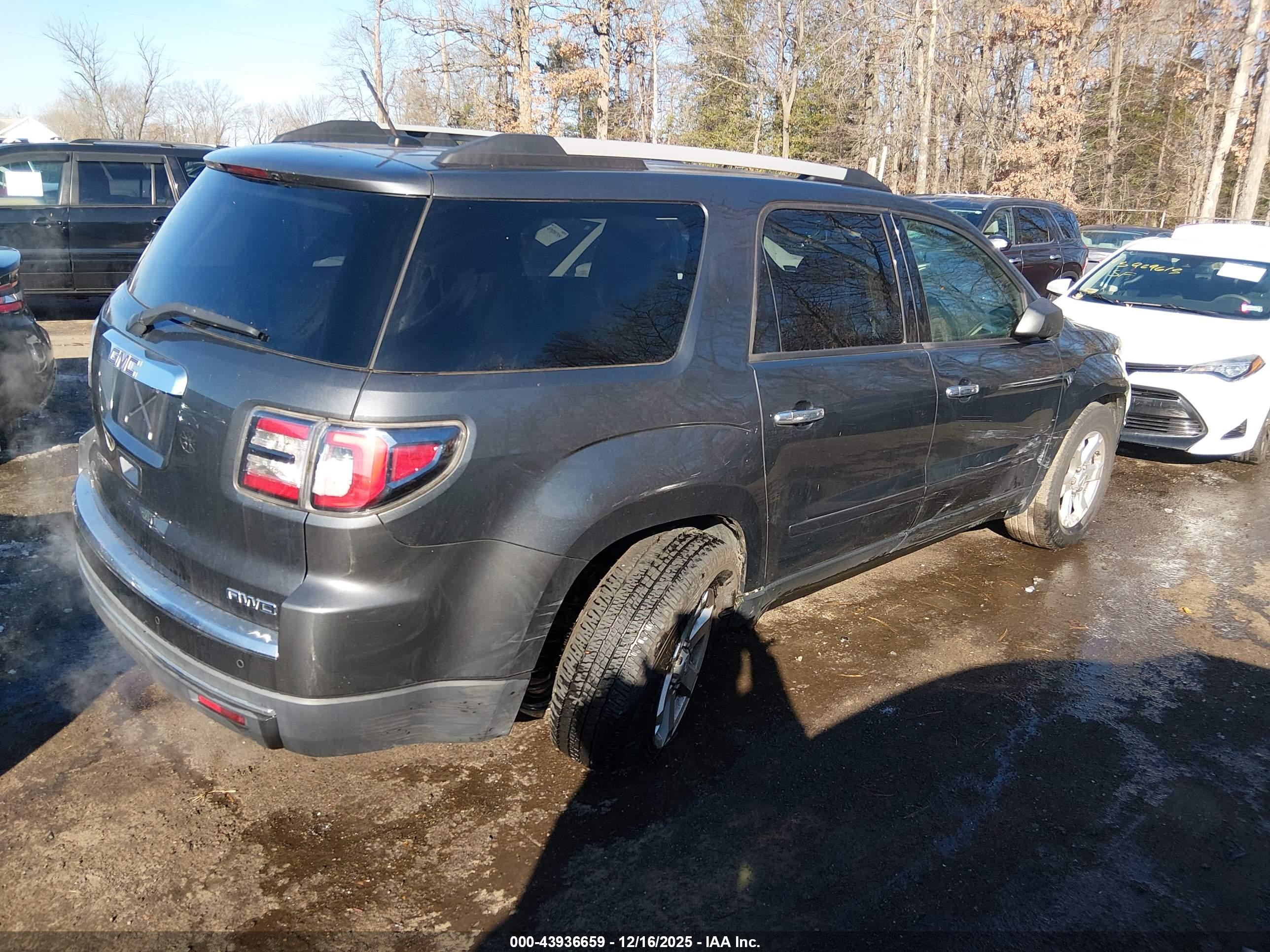 GMC ACADIA image 4