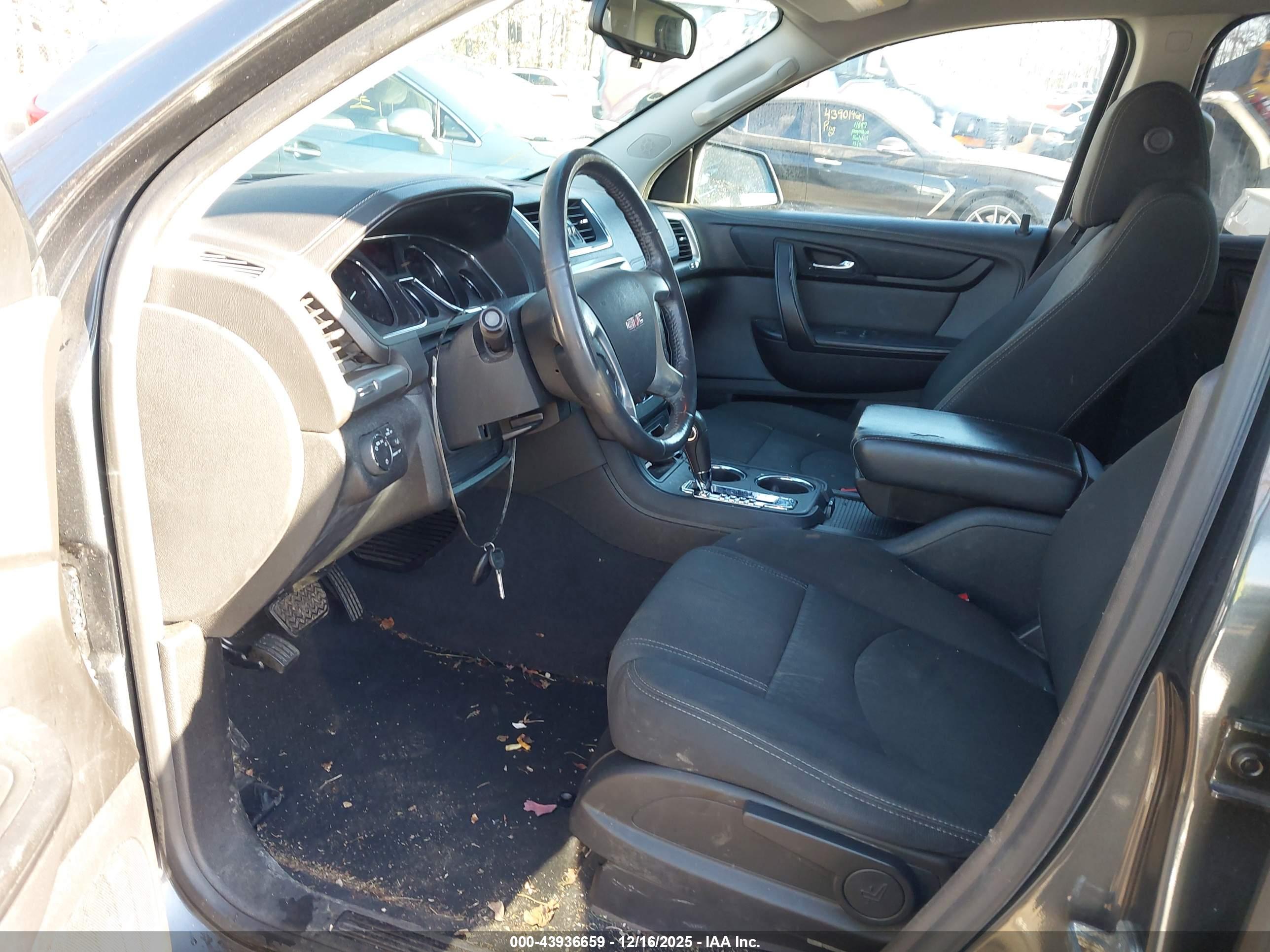 GMC ACADIA image 5
