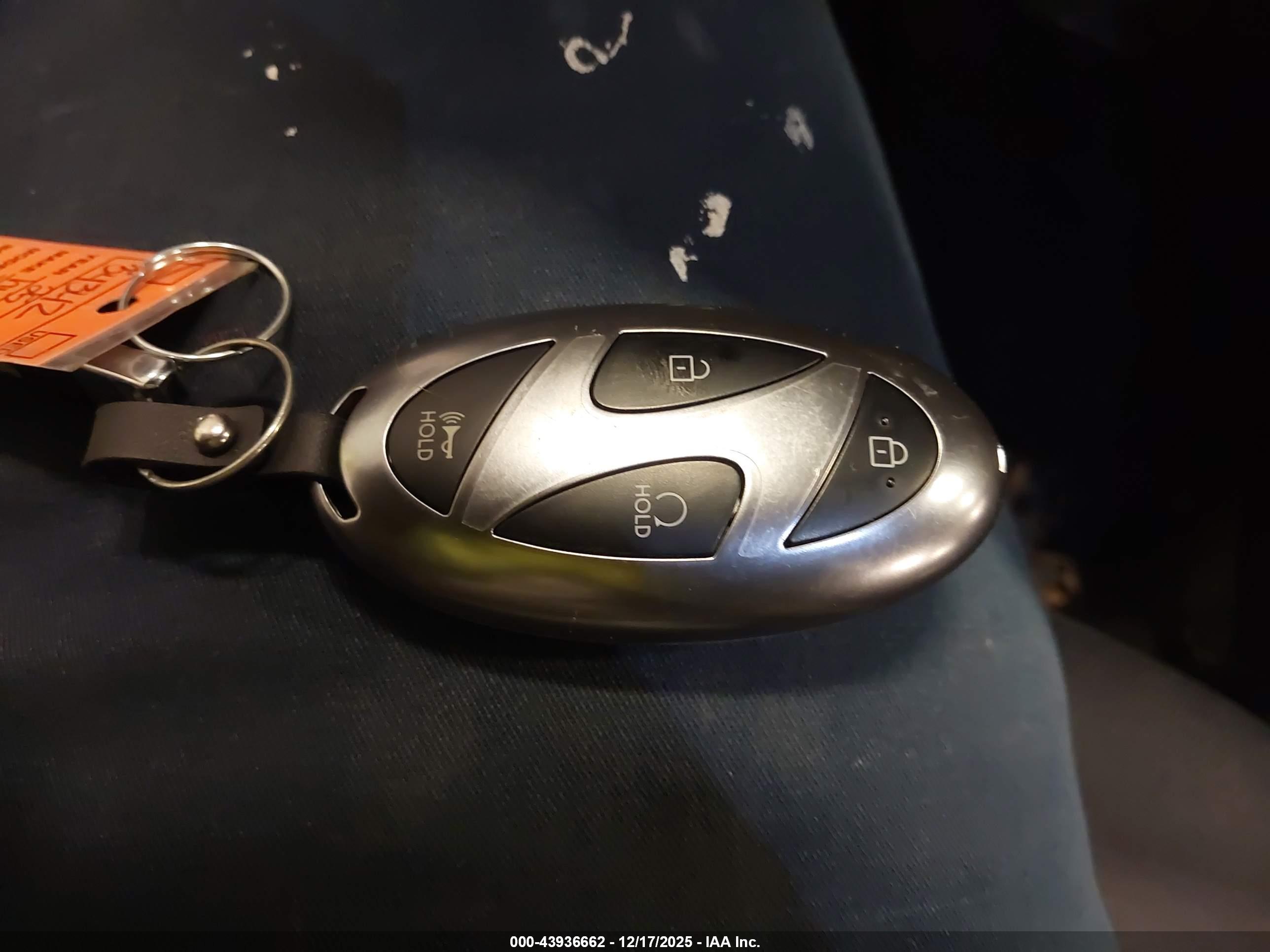 HYUNDAI TUCSON image 11