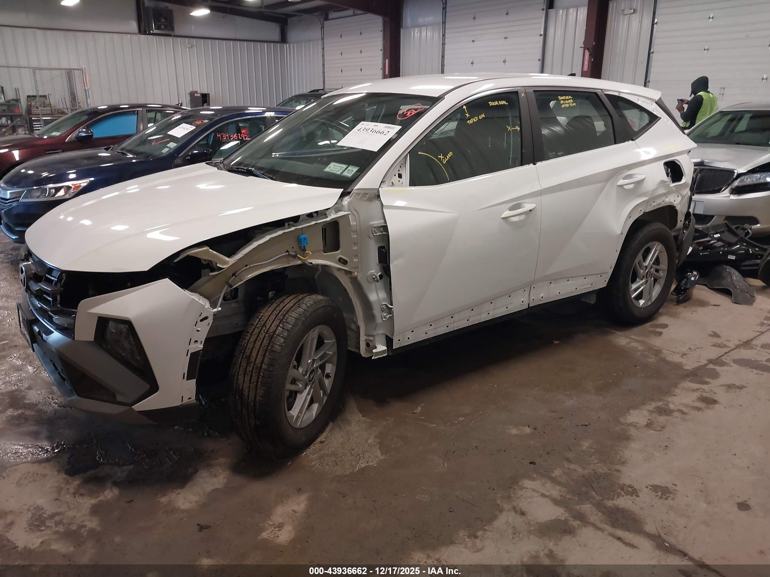 HYUNDAI TUCSON image 2