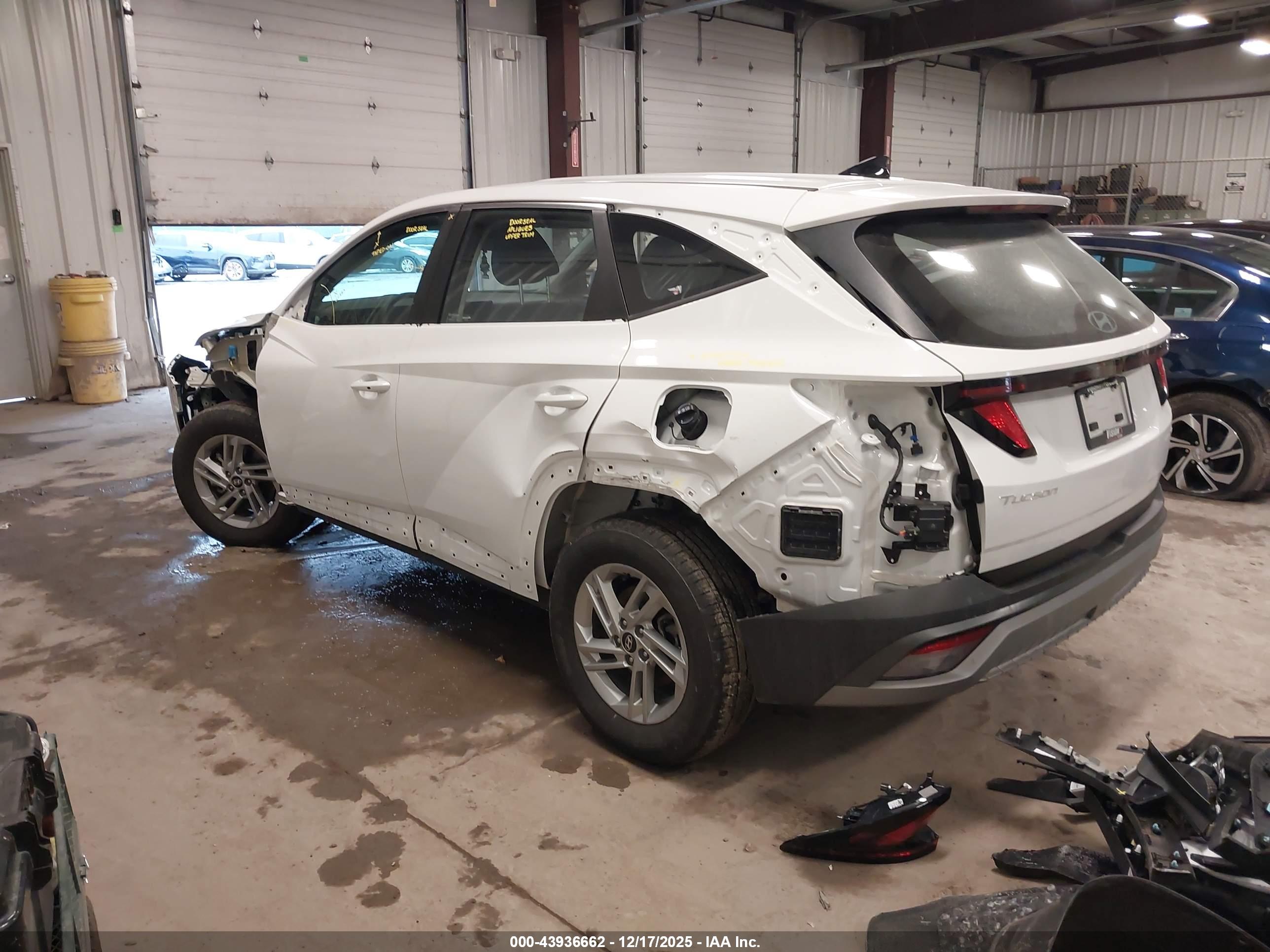 HYUNDAI TUCSON image 3