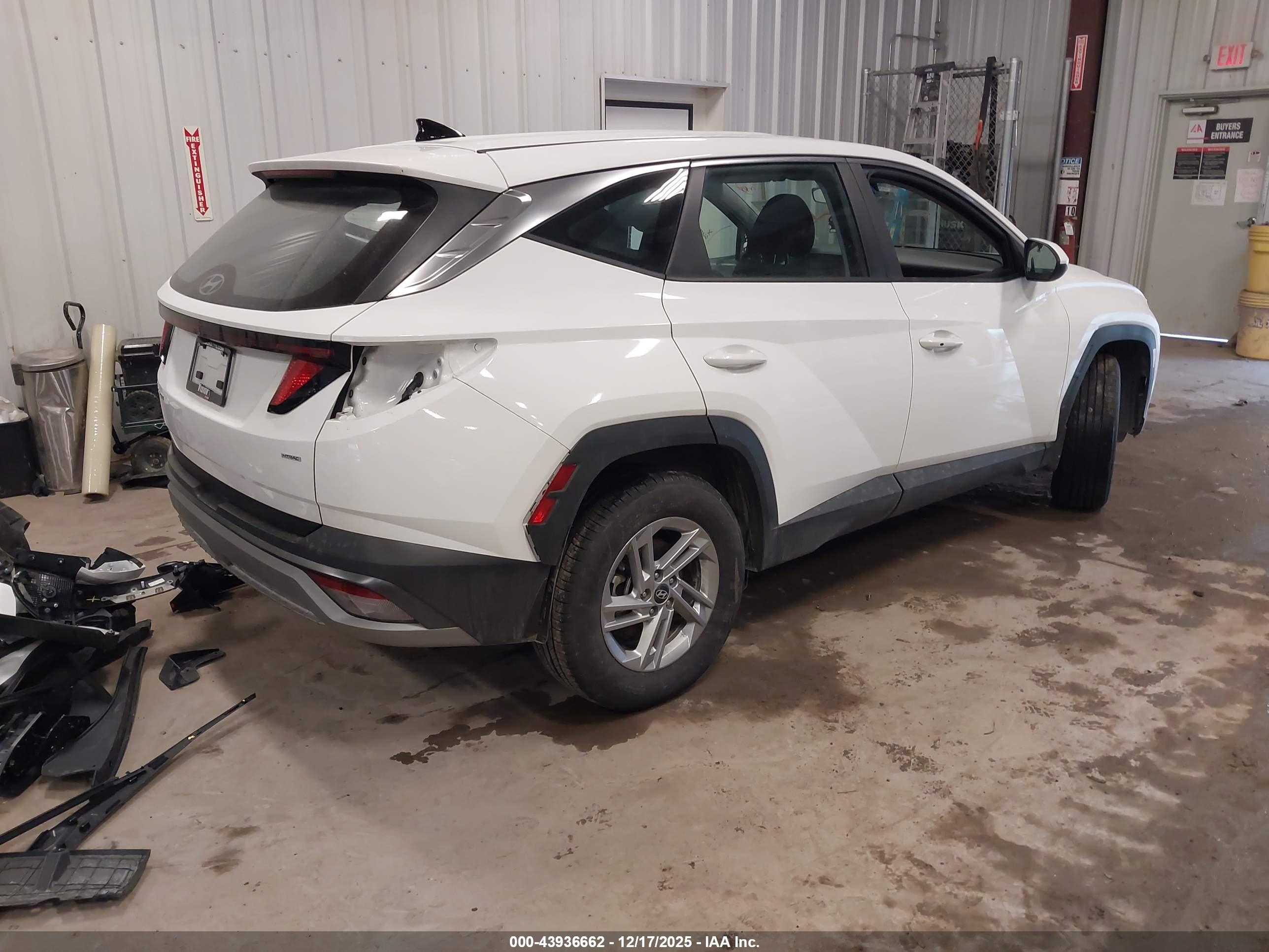 HYUNDAI TUCSON image 4