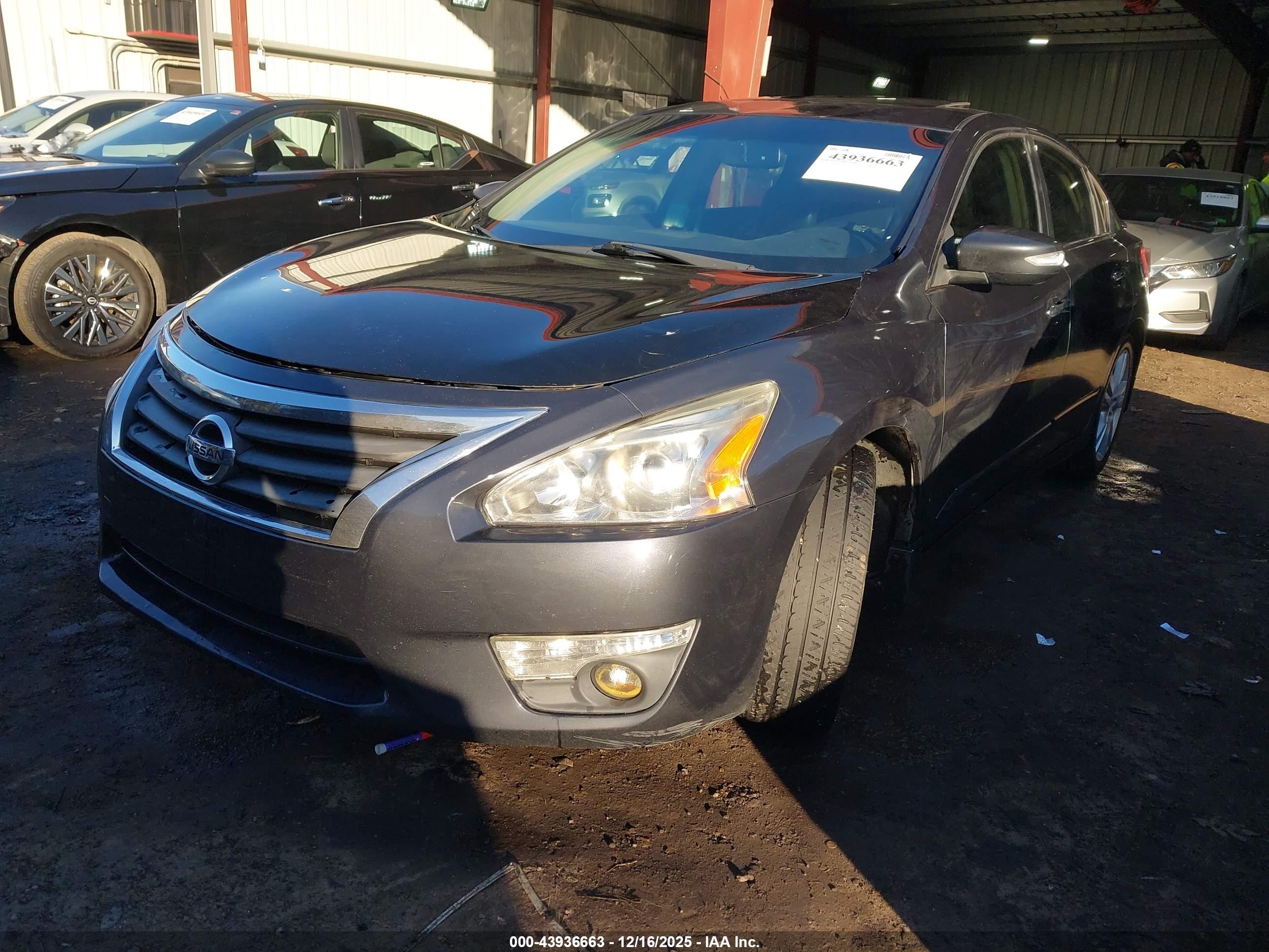 NISSAN ALTIMA image 2