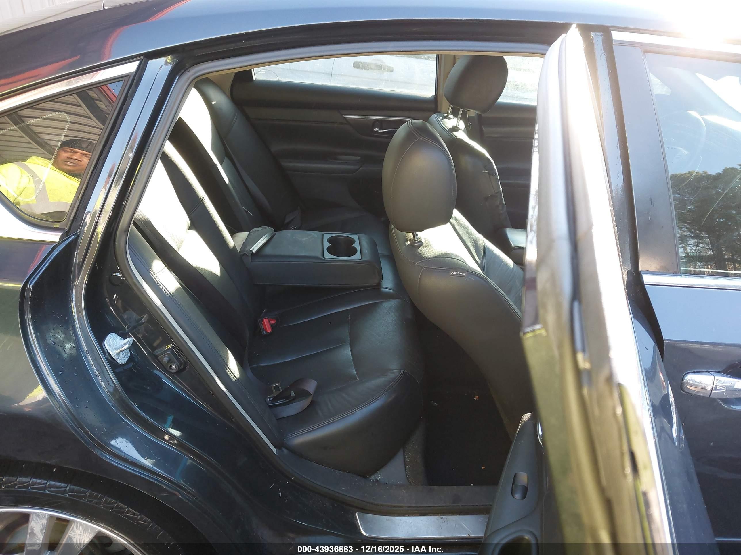 NISSAN ALTIMA image 8