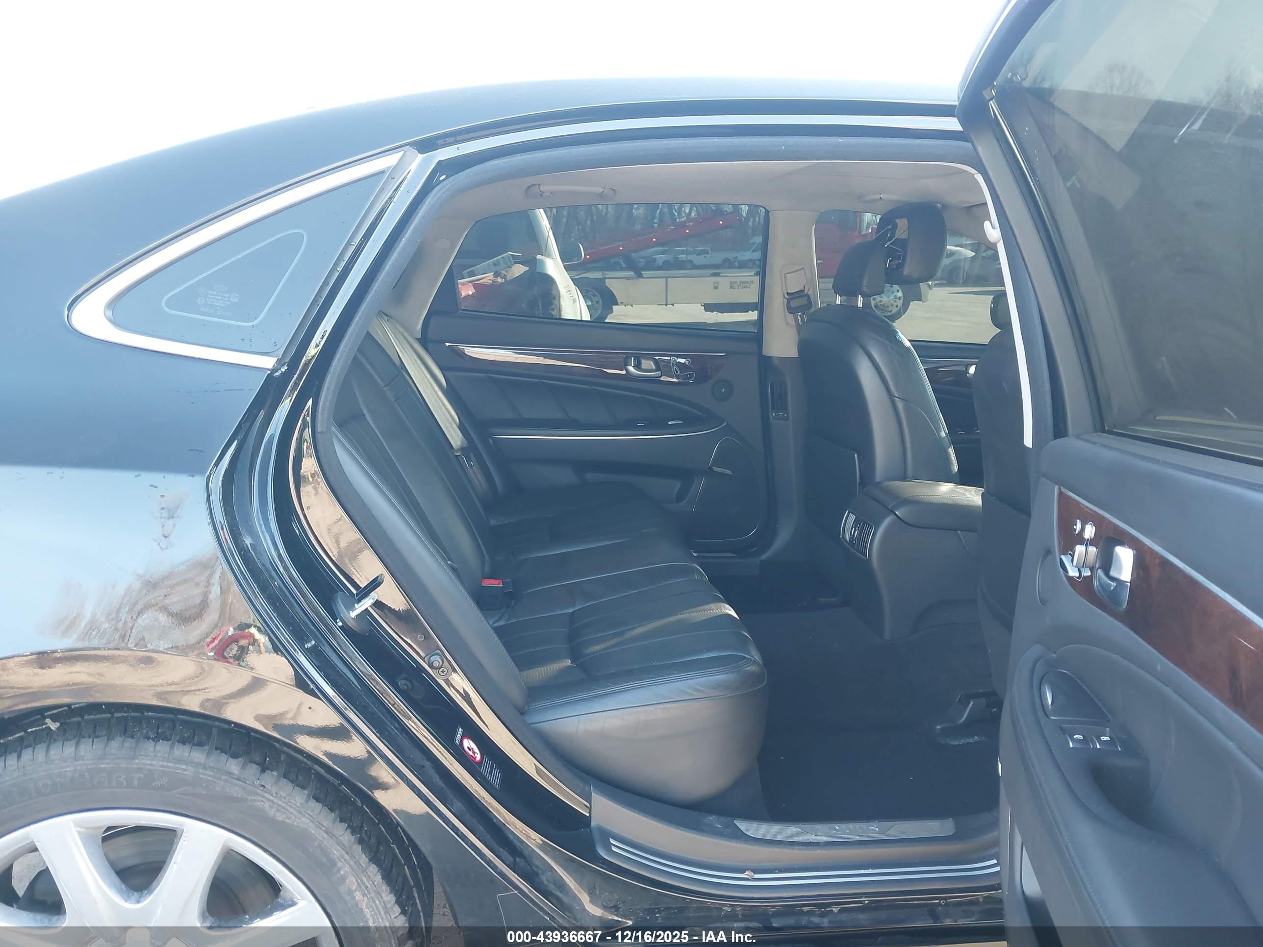 HYUNDAI EQUUS image 8