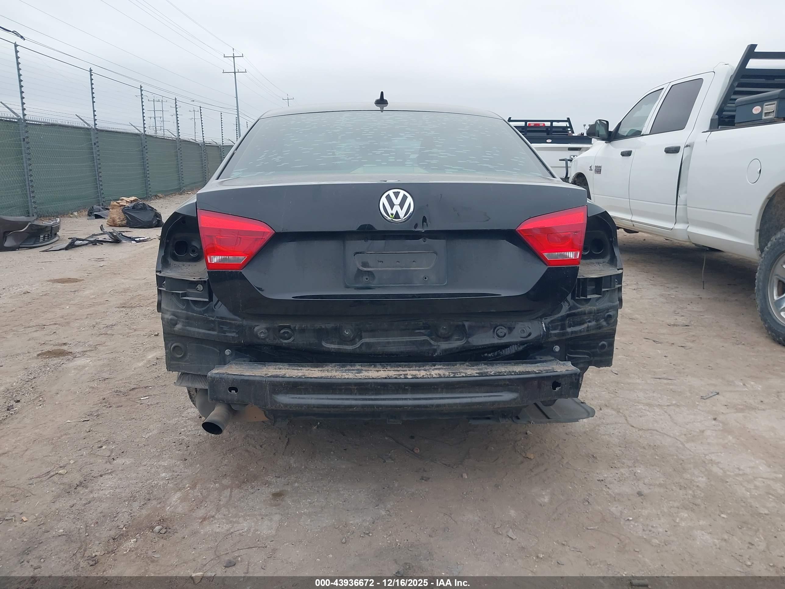 VOLKSWAGEN PASSAT image 6