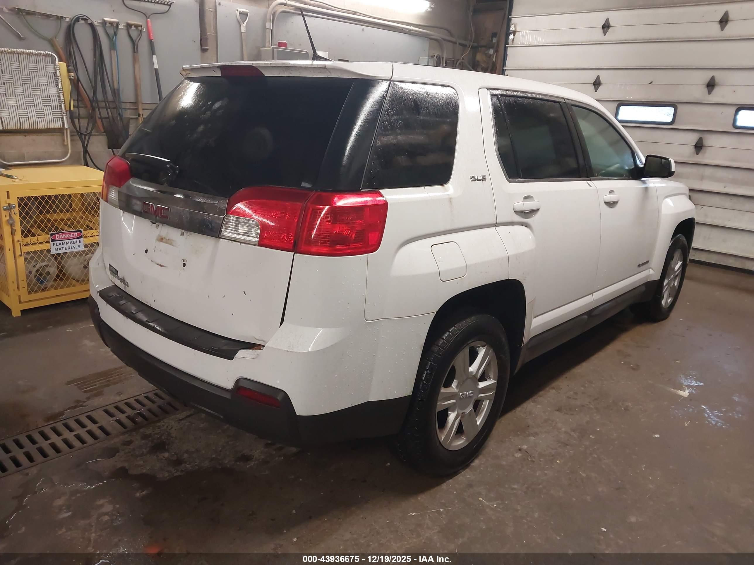 GMC TERRAIN image 4