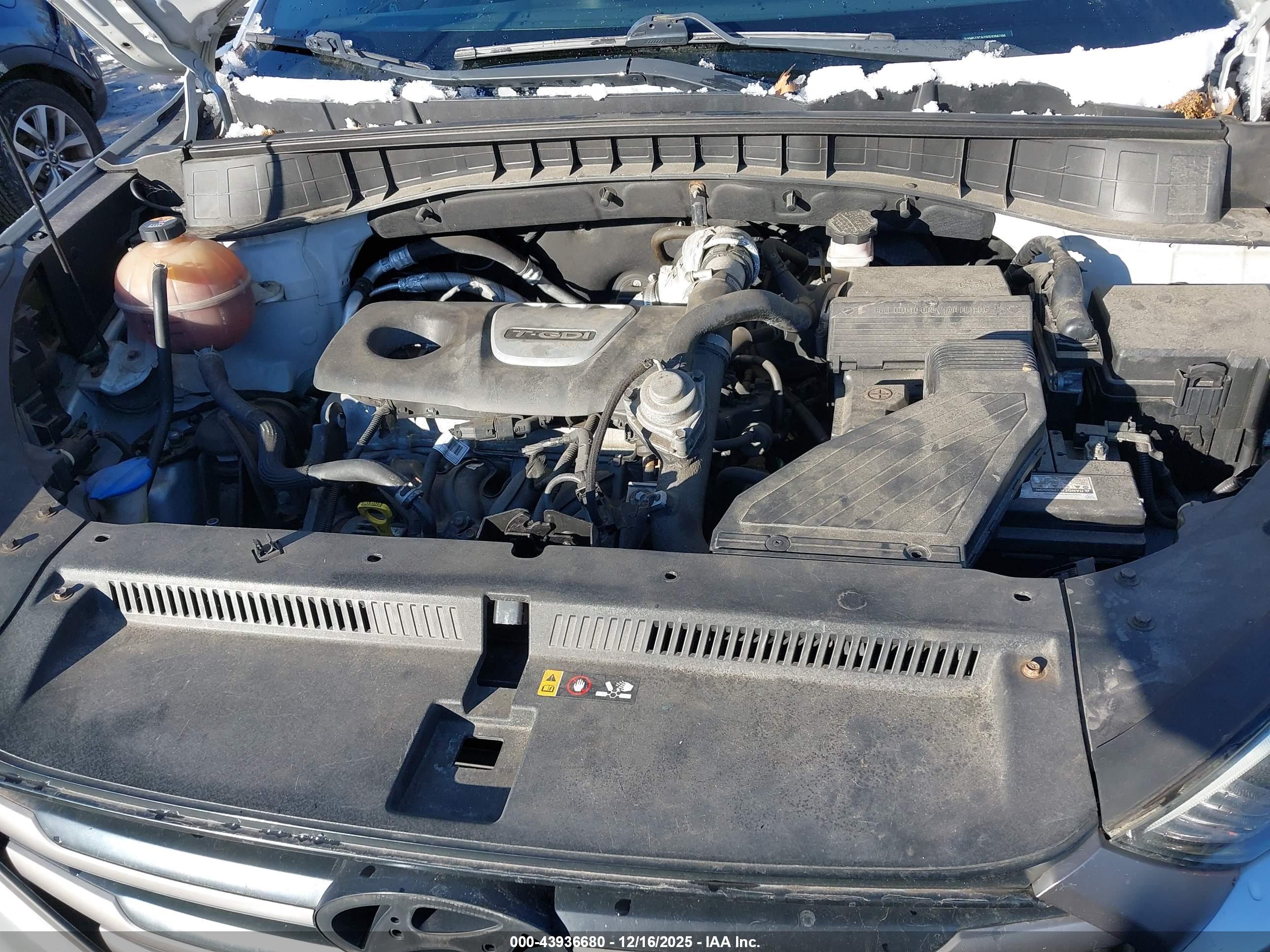 HYUNDAI TUCSON image 10