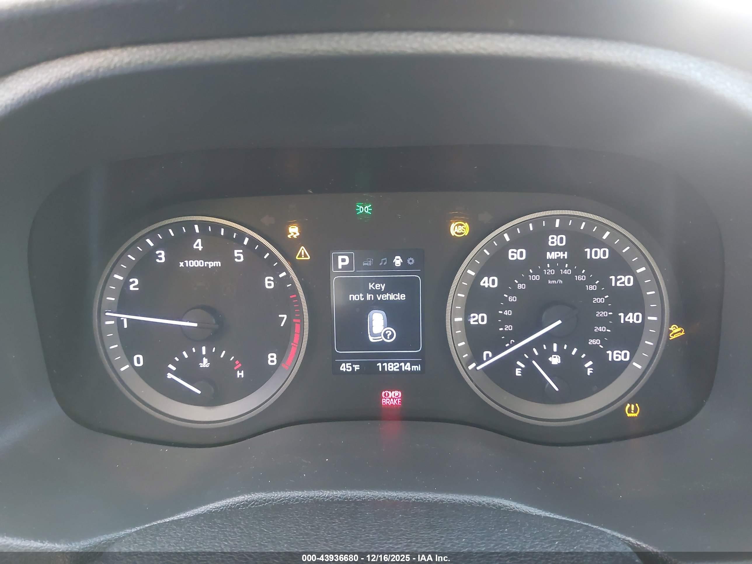 HYUNDAI TUCSON image 7