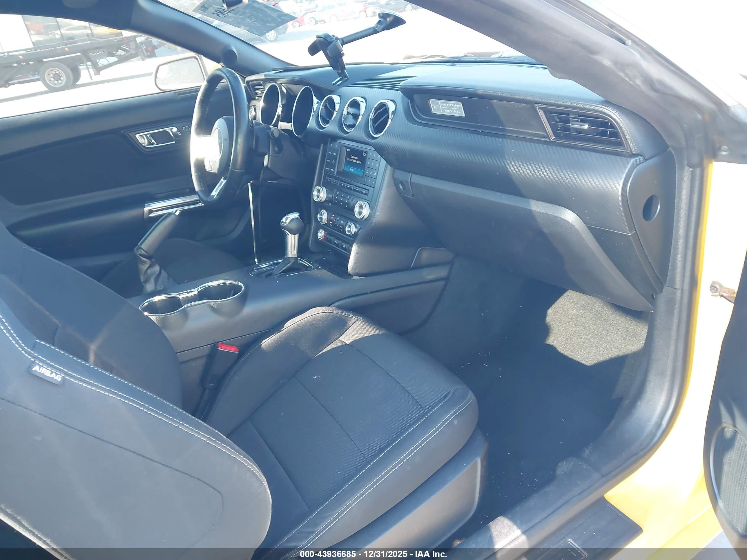 FORD MUSTANG image 5