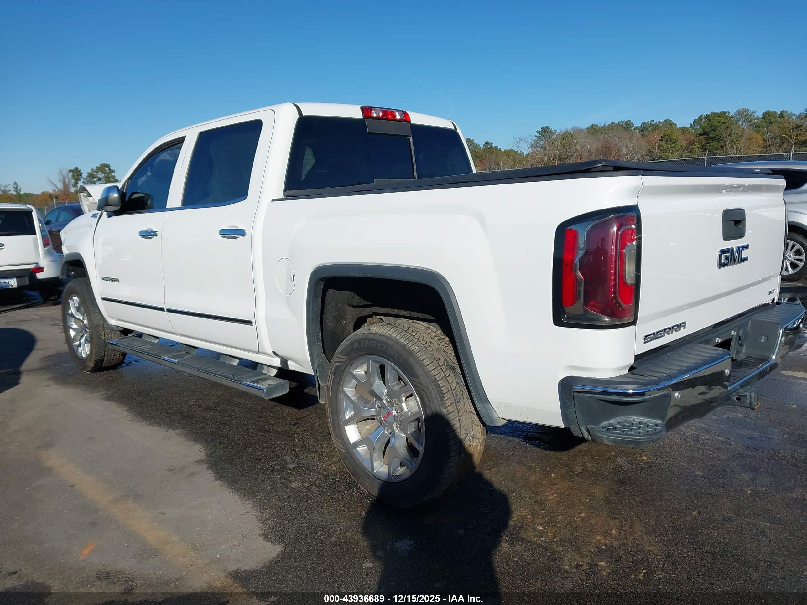 GMC SIERRA image 3