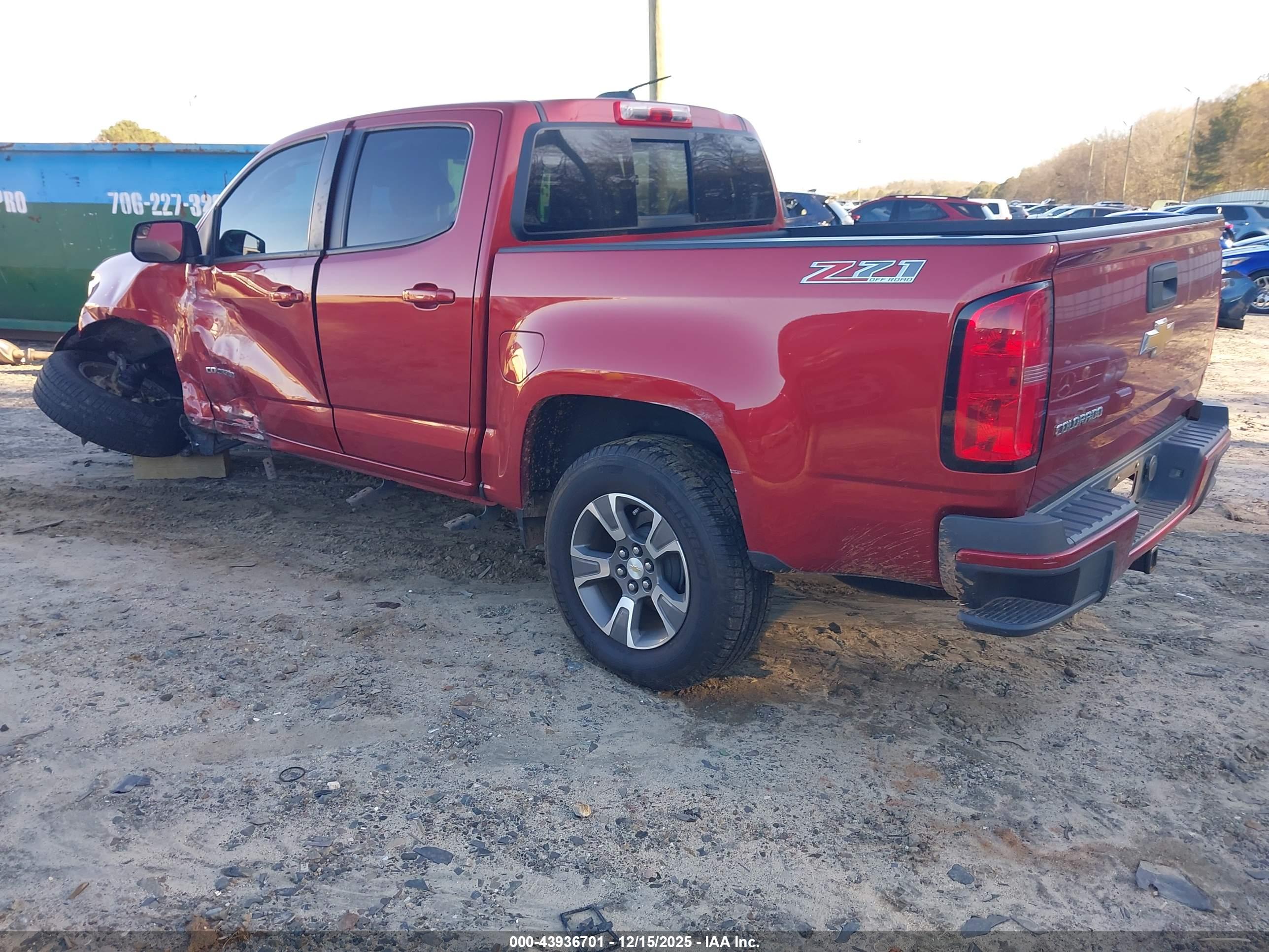 CHEVROLET COLORADO image 3