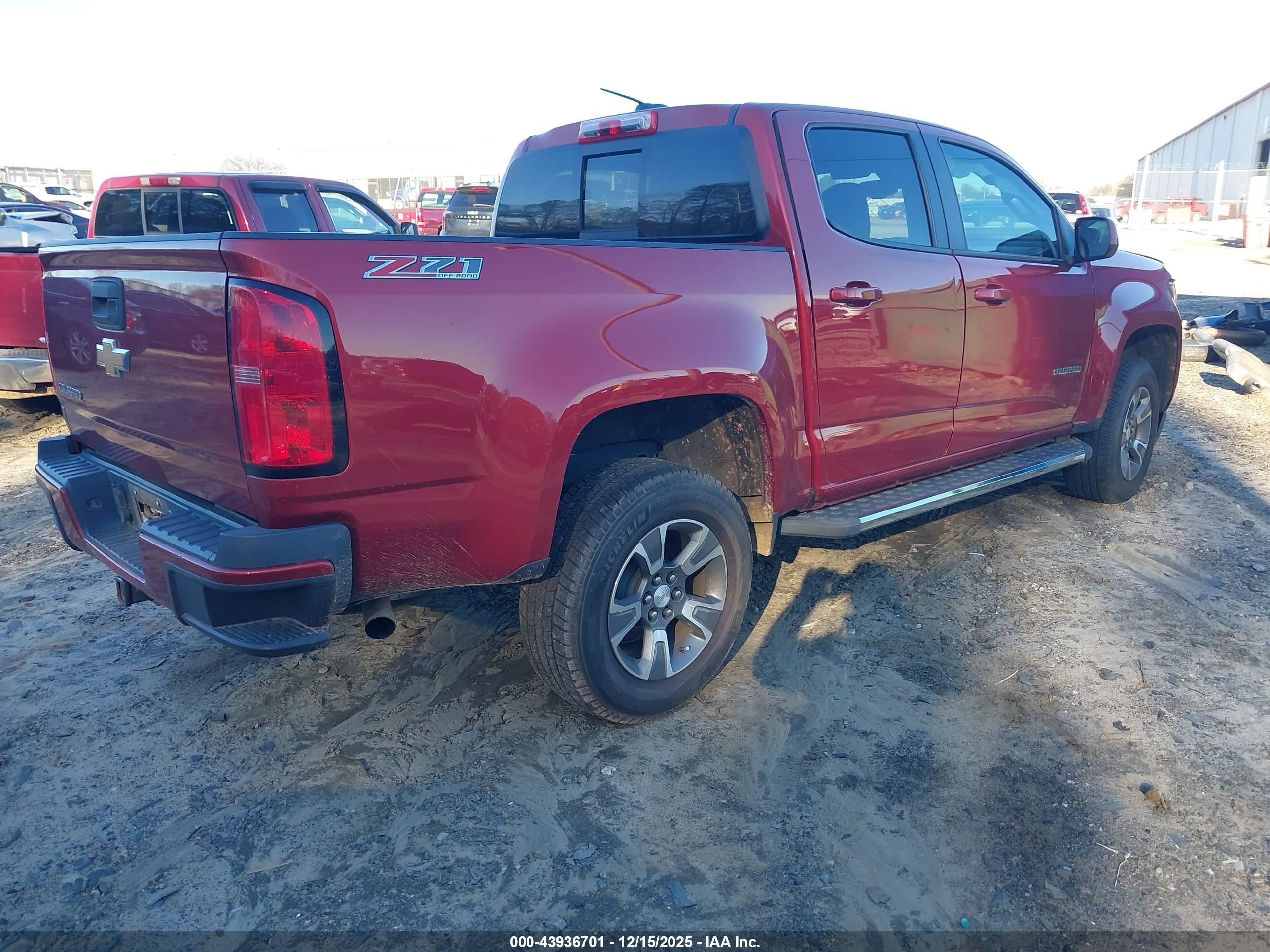 CHEVROLET COLORADO image 4