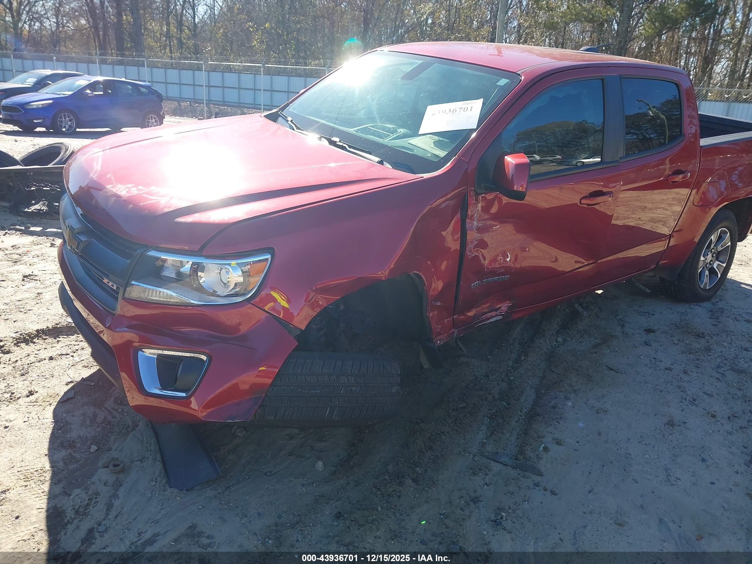 CHEVROLET COLORADO image 6