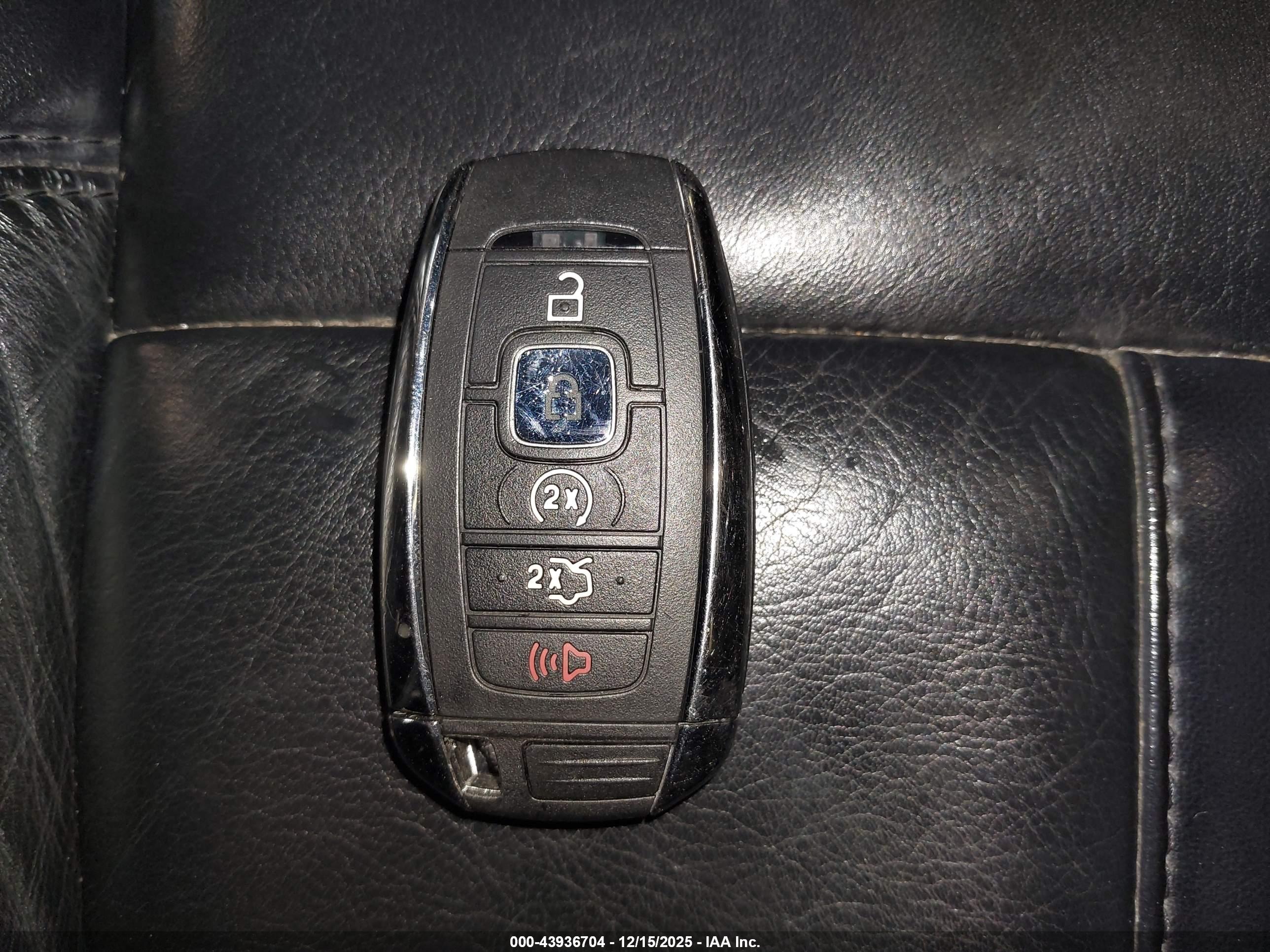 LINCOLN MKZ image 11