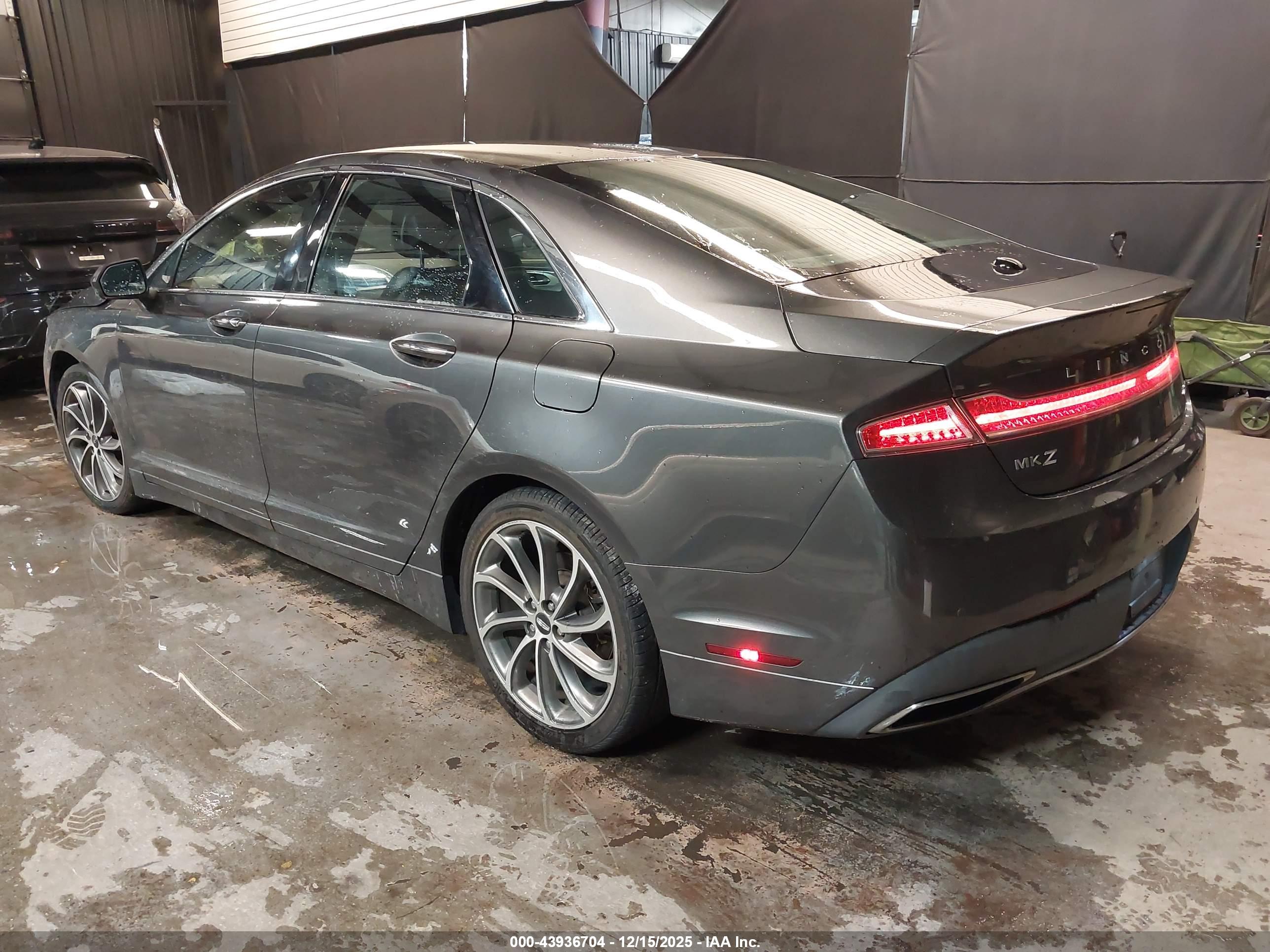 LINCOLN MKZ image 3