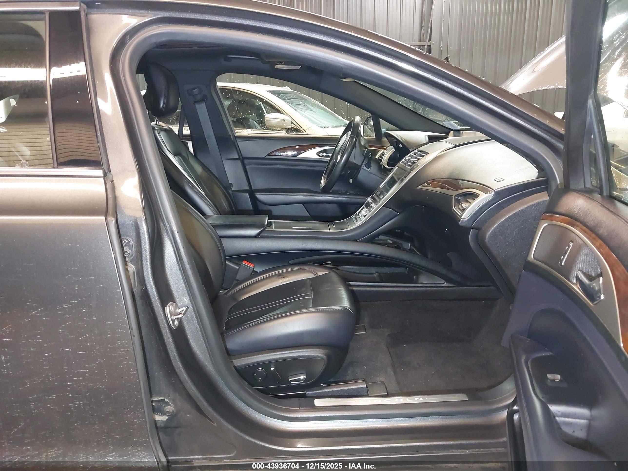 LINCOLN MKZ image 5