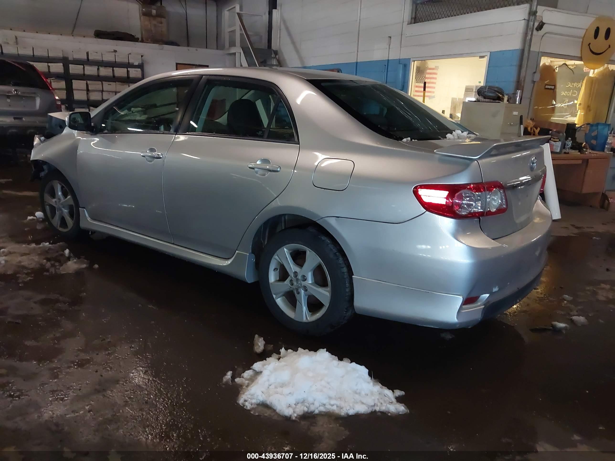 TOYOTA COROLLA image 3