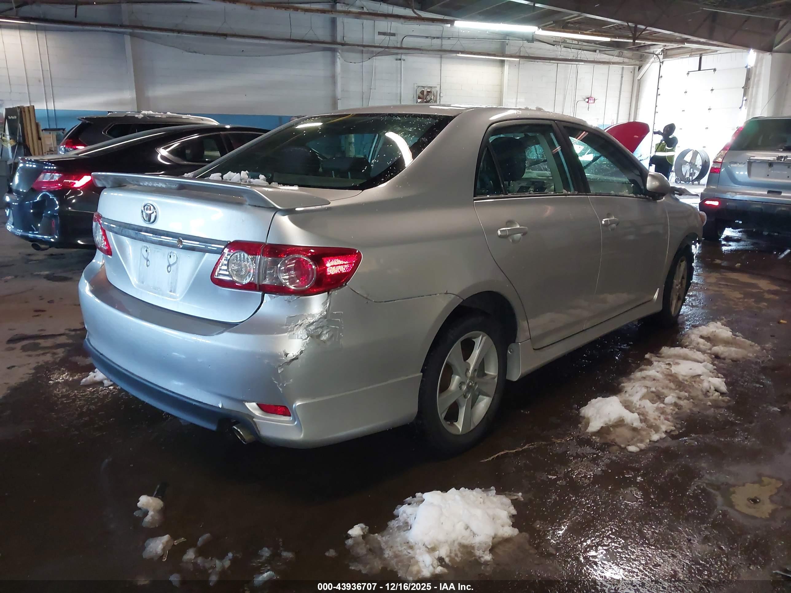 TOYOTA COROLLA image 4