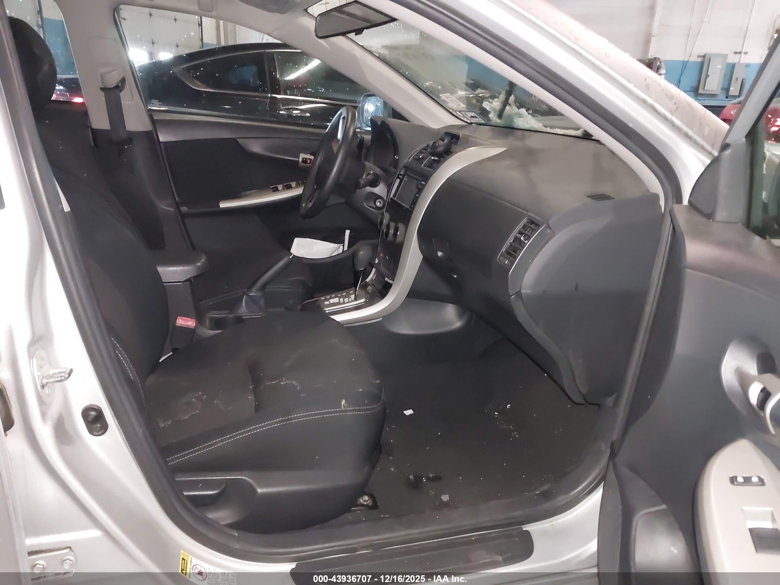 TOYOTA COROLLA image 5