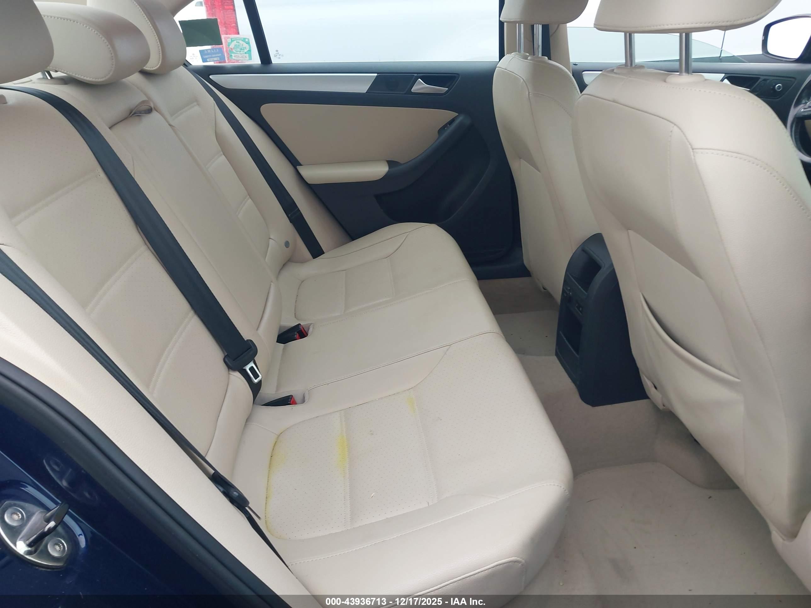 VOLKSWAGEN JETTA image 8