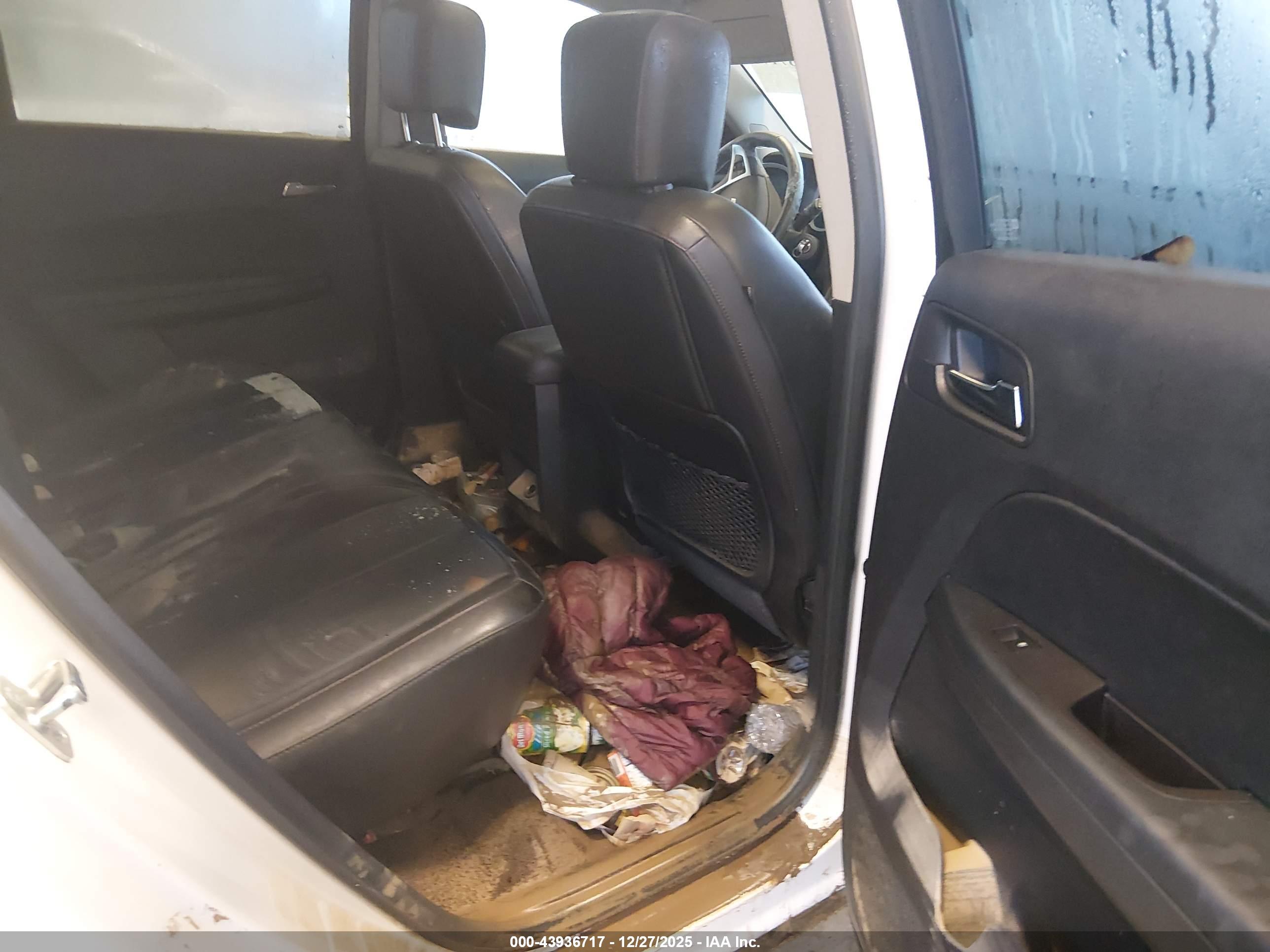 CHEVROLET EQUINOX image 8