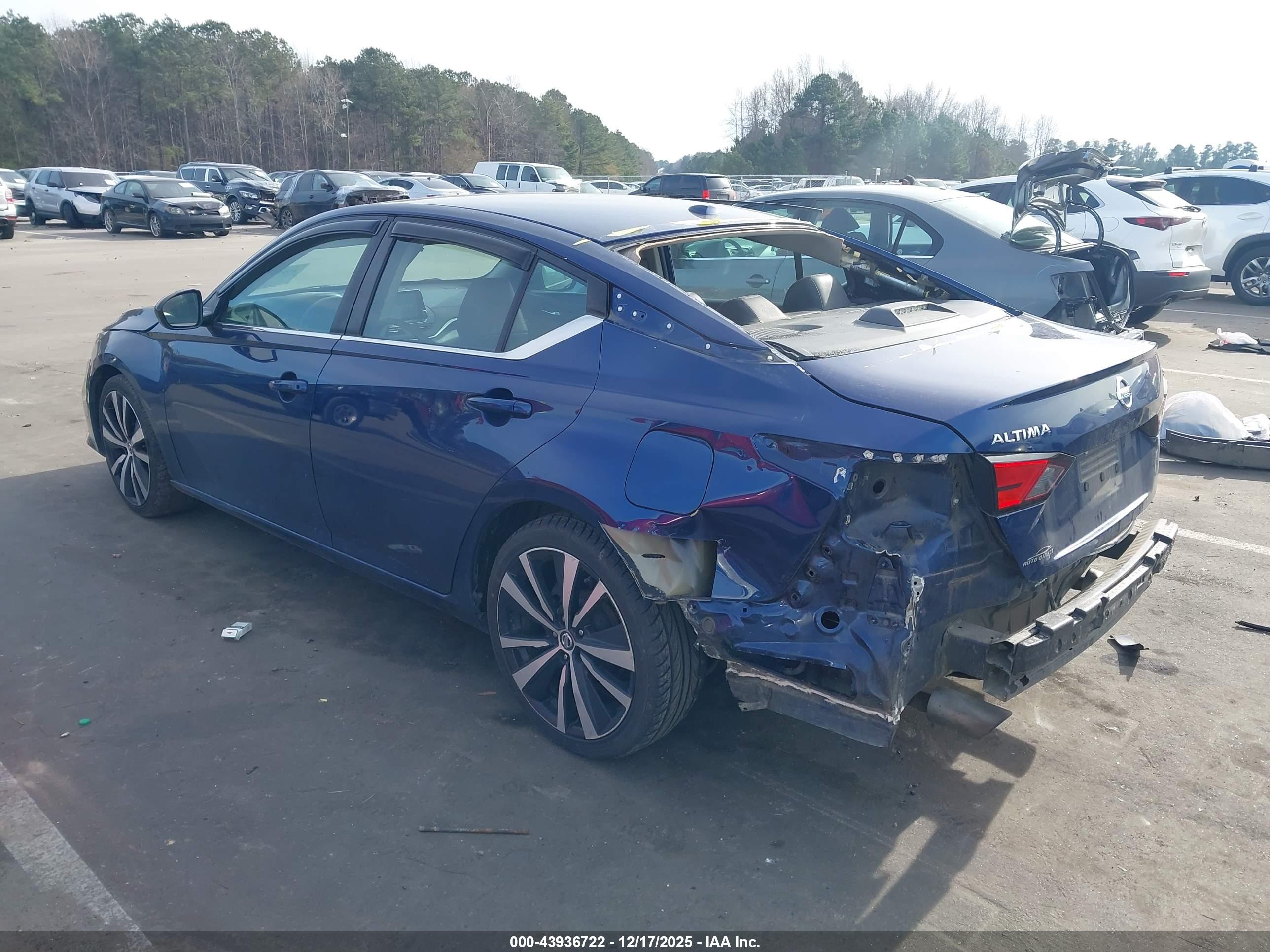 NISSAN ALTIMA image 3