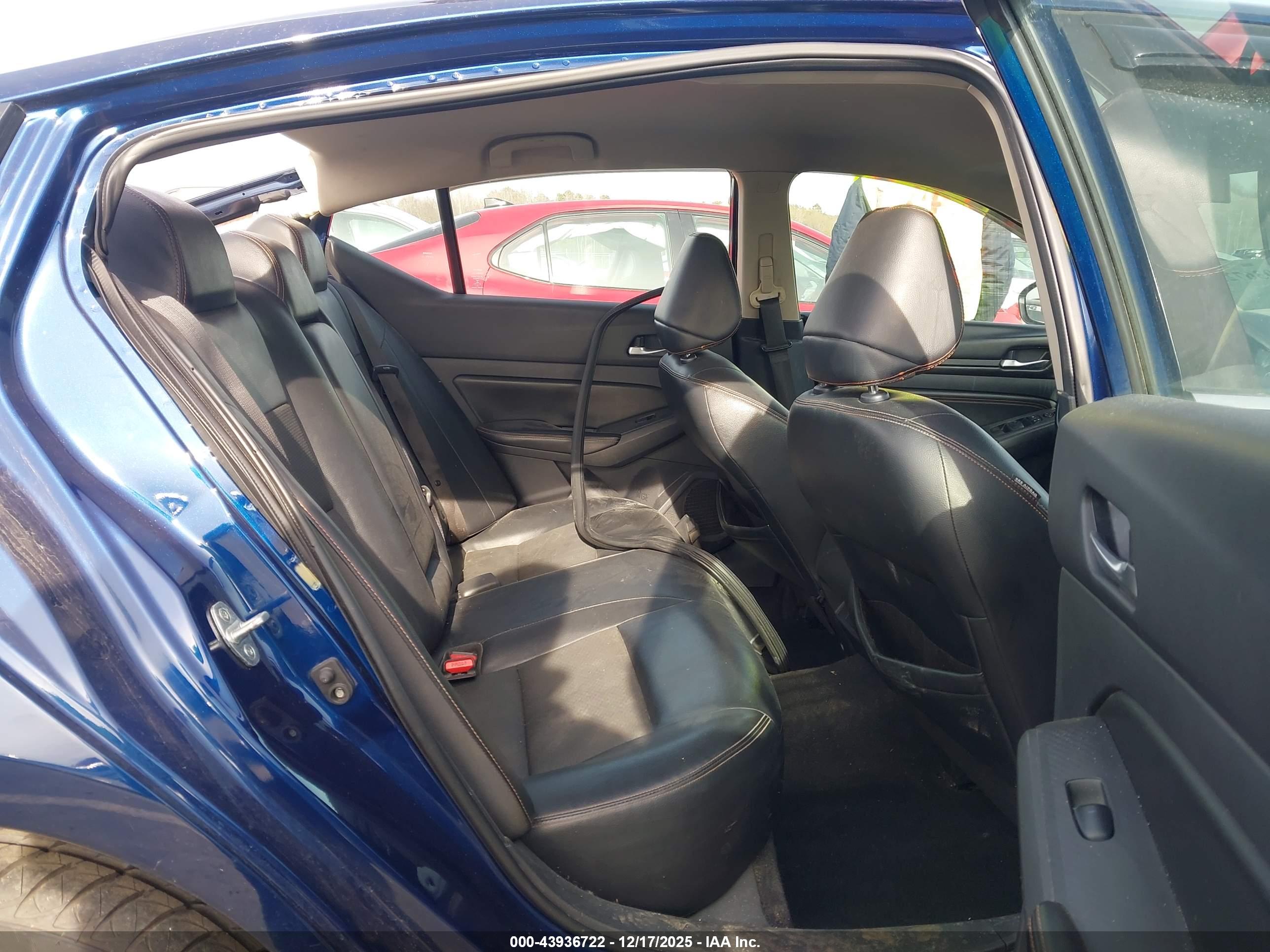 NISSAN ALTIMA image 8