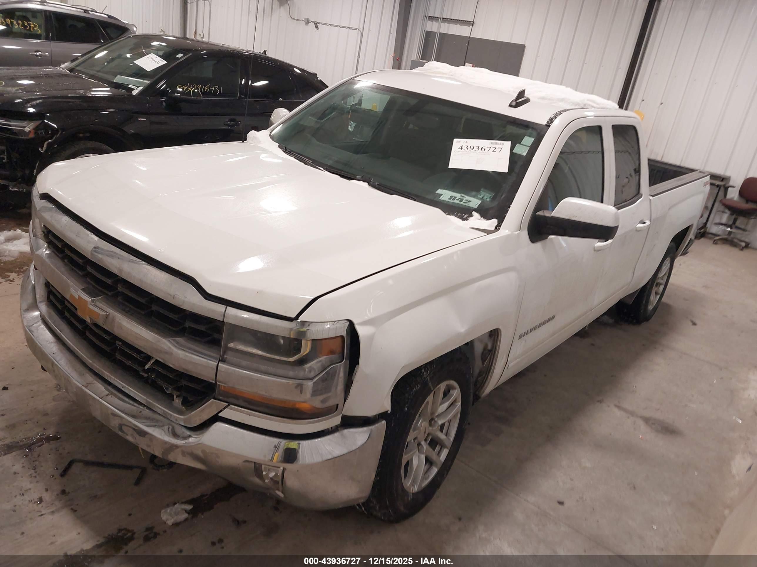 CHEVROLET SILVERADO image 2