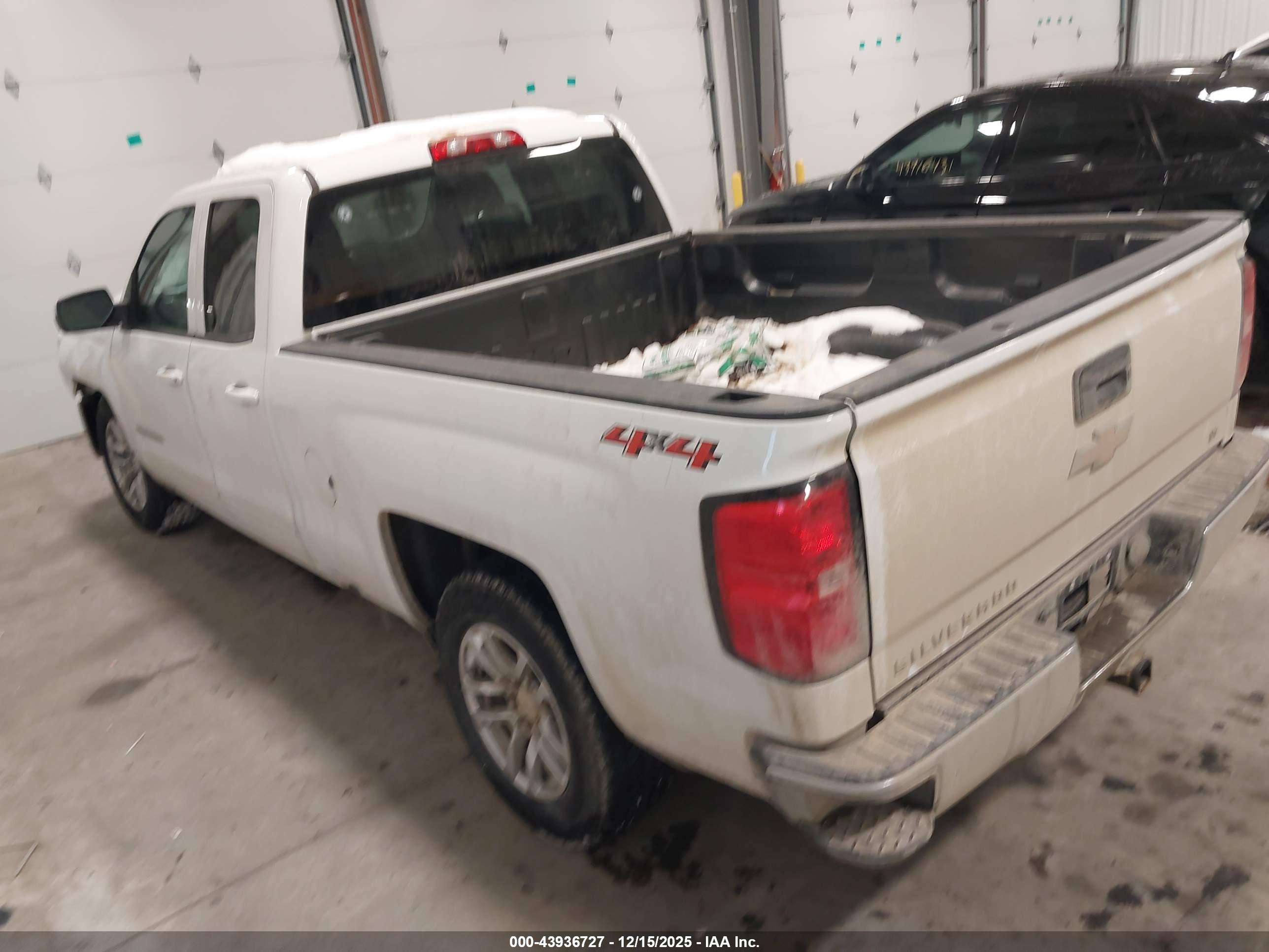 CHEVROLET SILVERADO image 3