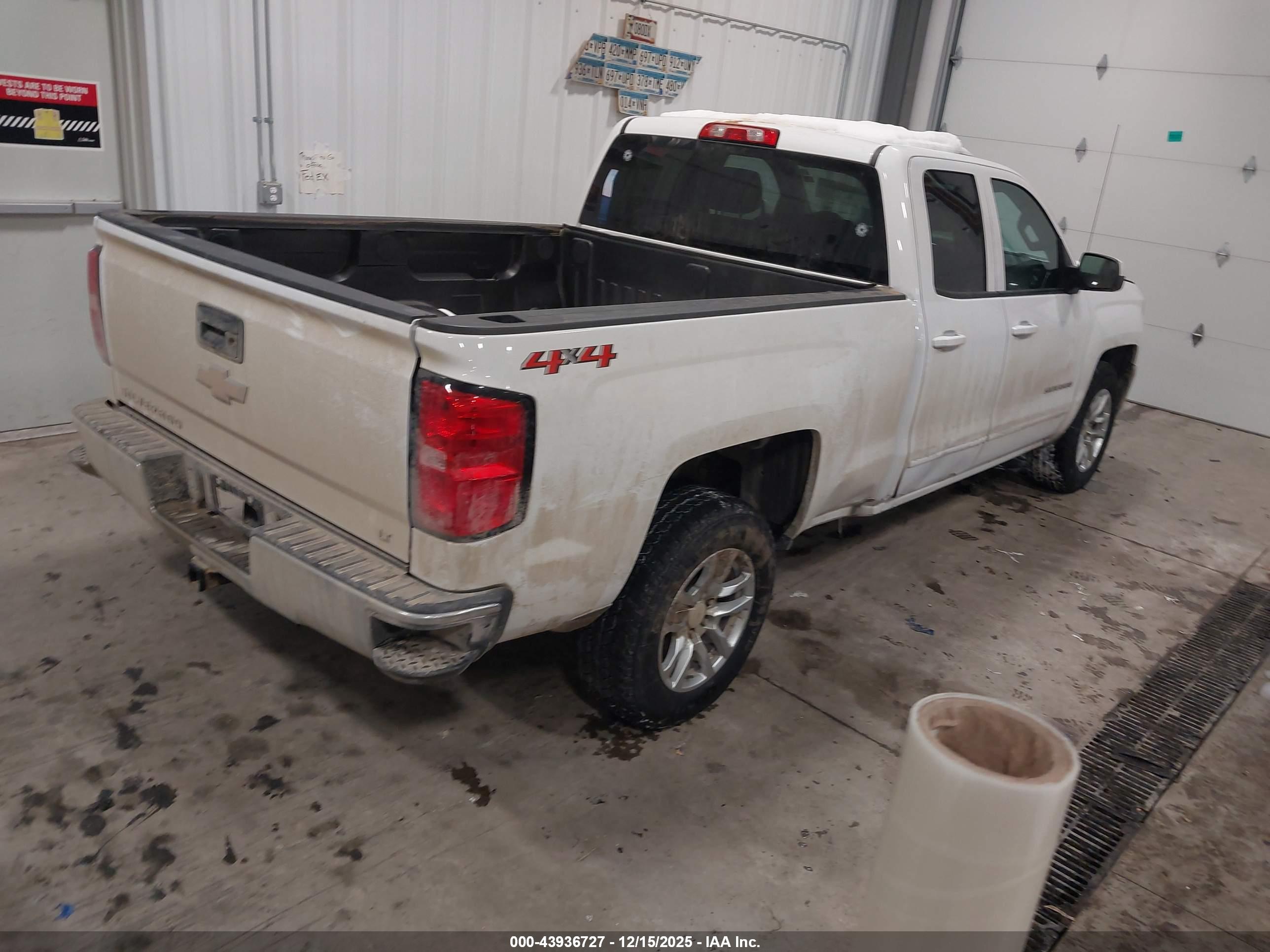 CHEVROLET SILVERADO image 4